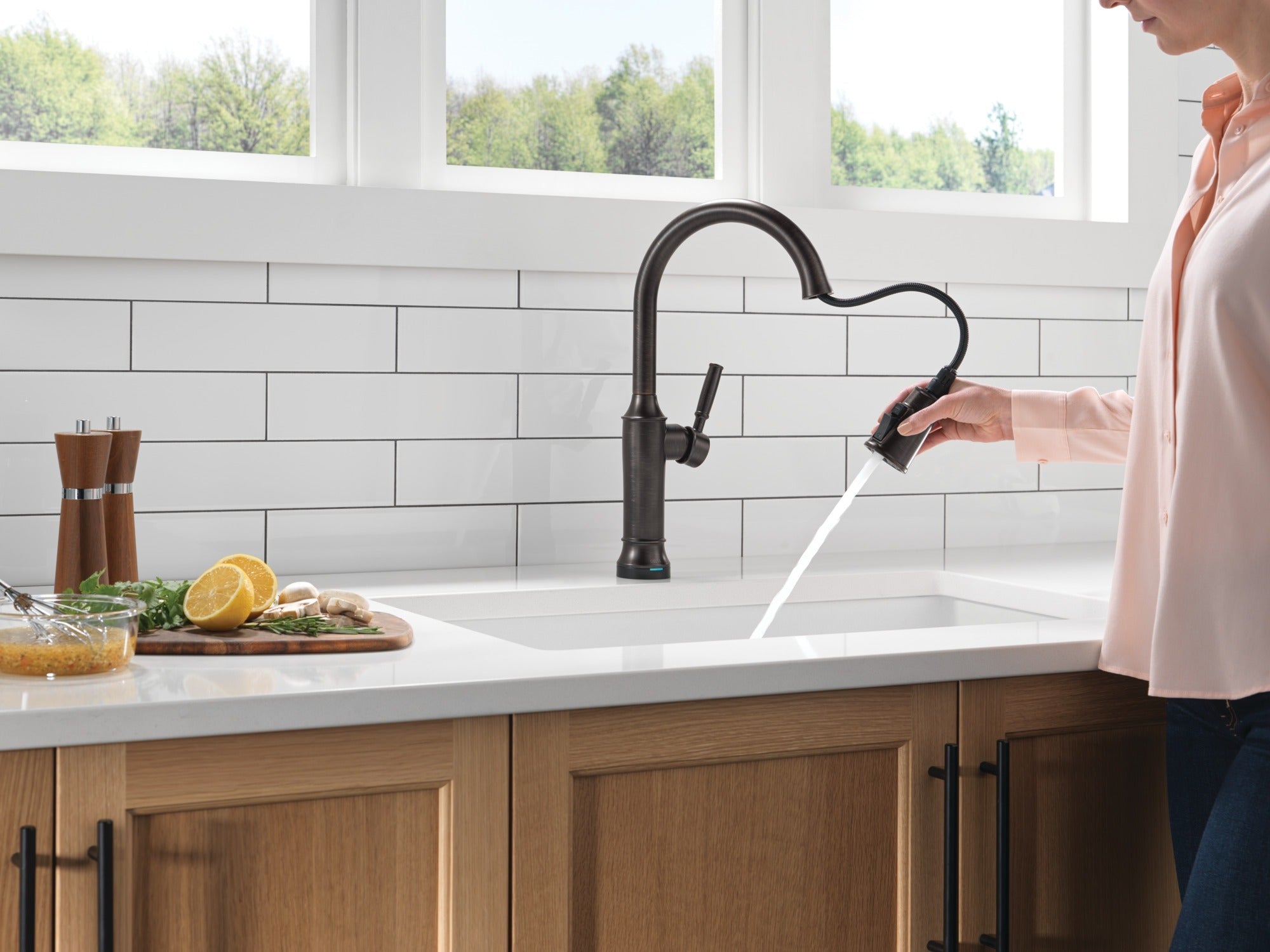 Delta Renaldi™ Touch<sub>2</sub>O® Technology Kitchen Faucet with Touchless Technology