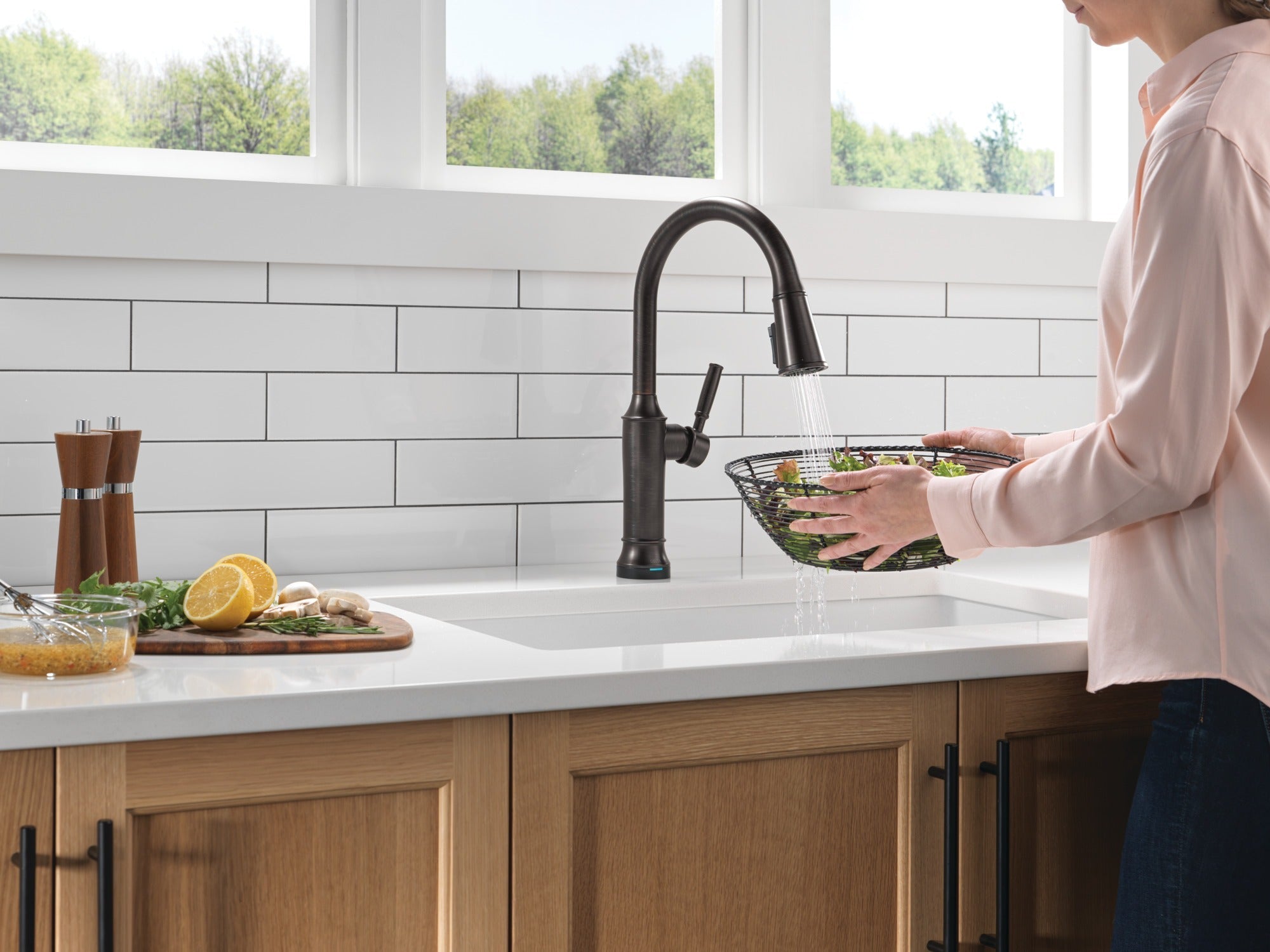 Delta Renaldi™ Touch<sub>2</sub>O® Technology Kitchen Faucet with Touchless Technology