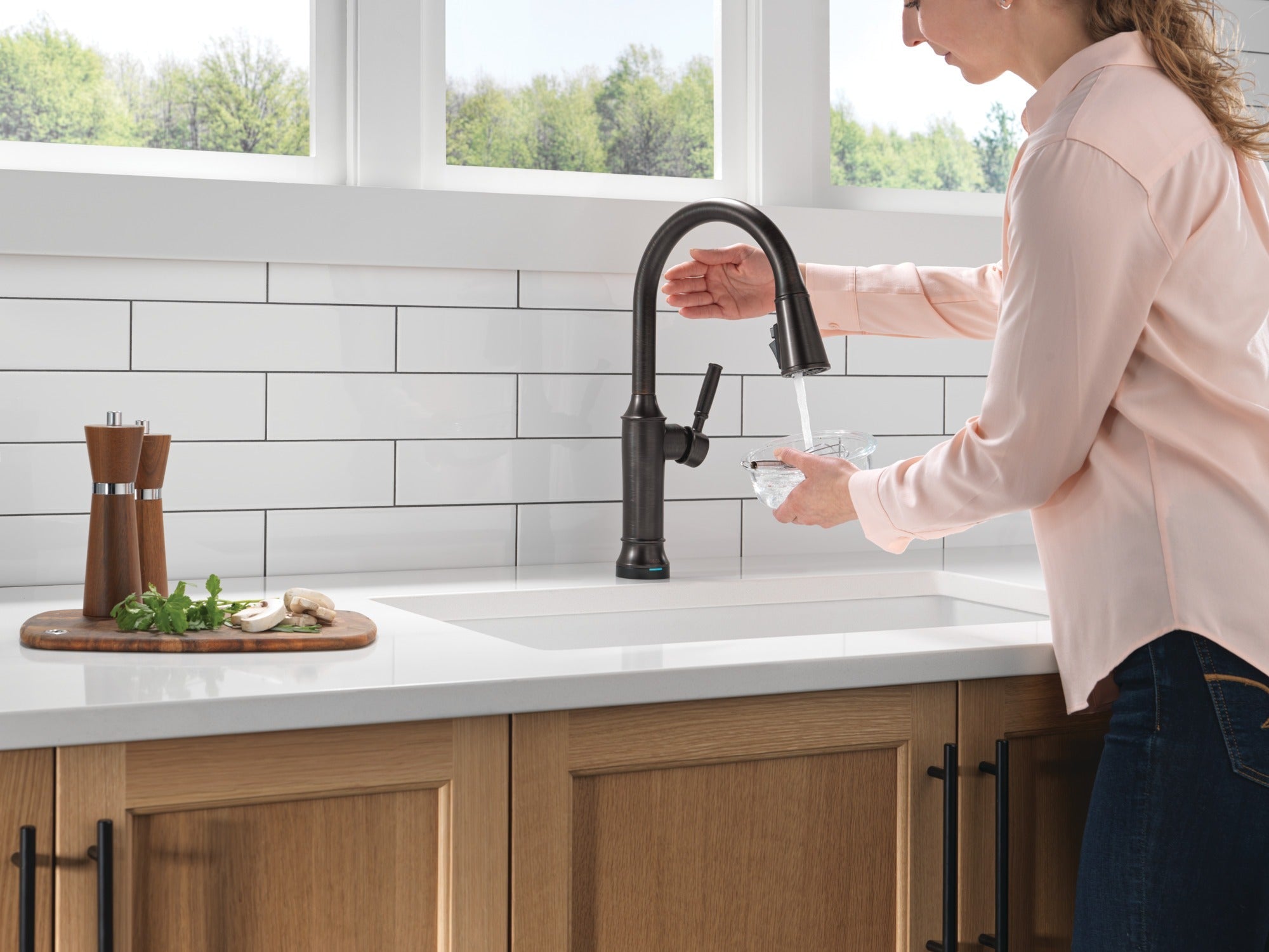 Delta Renaldi™ Touch<sub>2</sub>O® Technology Kitchen Faucet with Touchless Technology