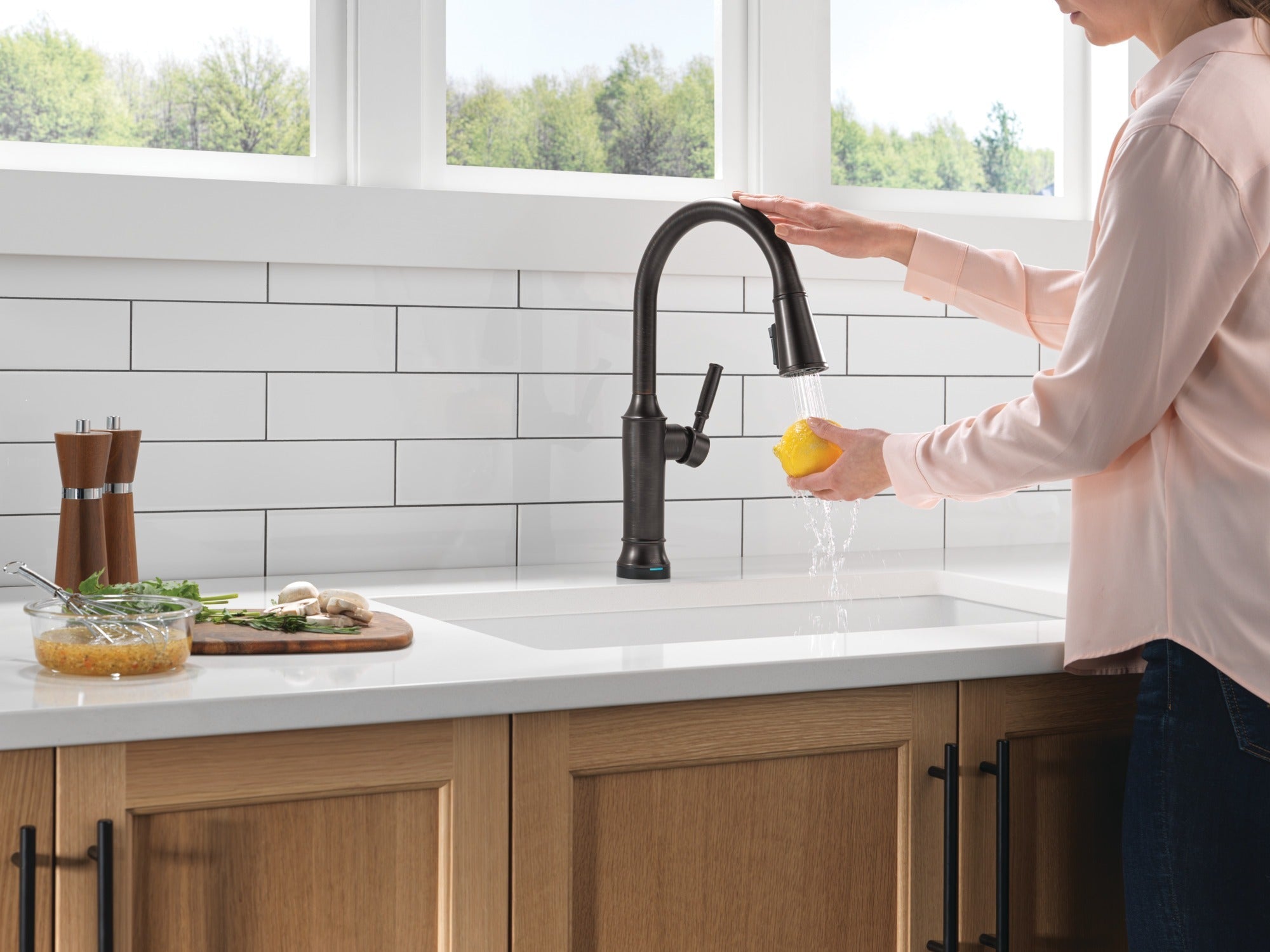 Delta Renaldi™ Touch<sub>2</sub>O® Technology Kitchen Faucet with Touchless Technology
