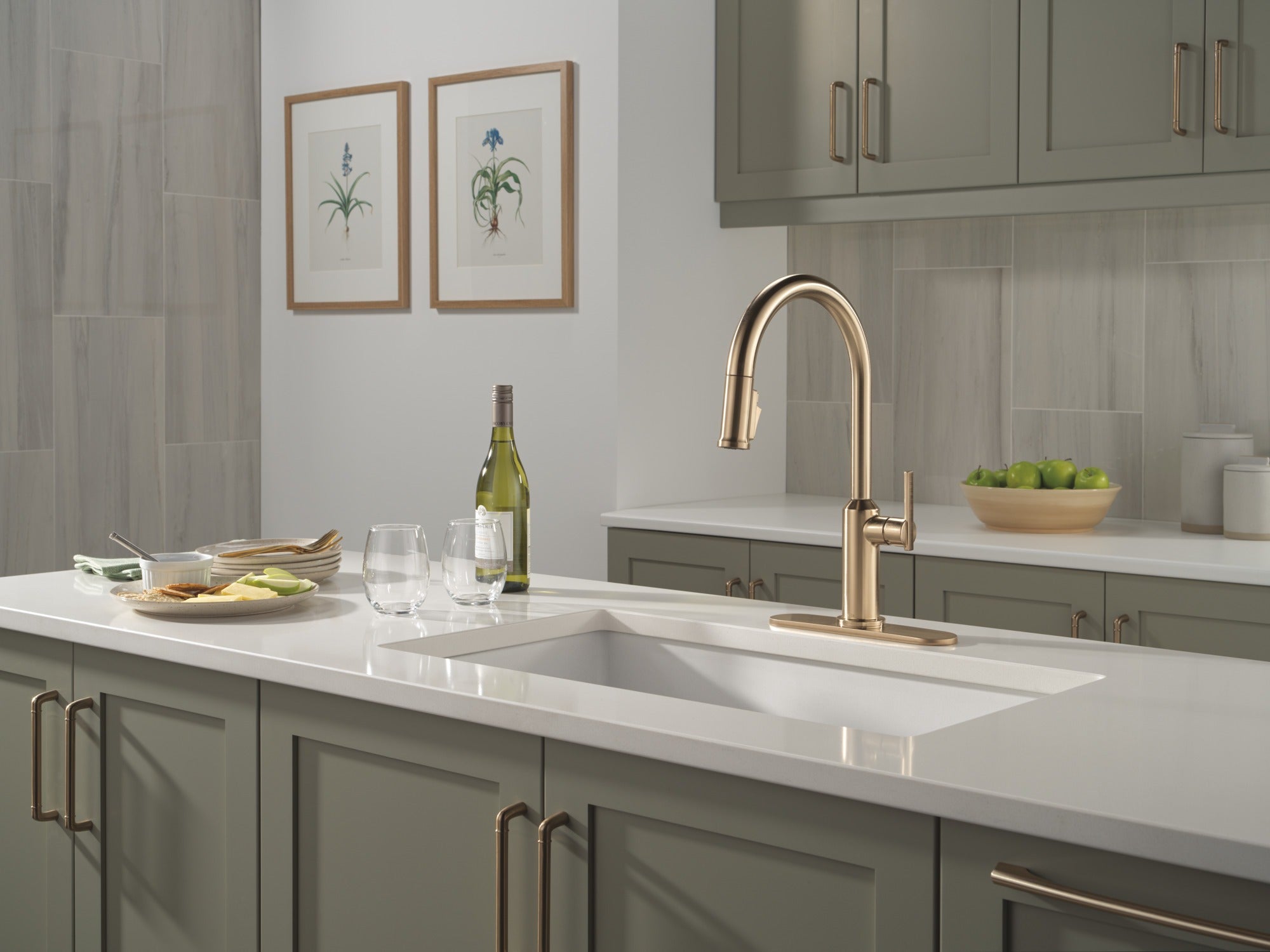 Delta Trinsic® Escutcheon & Gasket - 8"