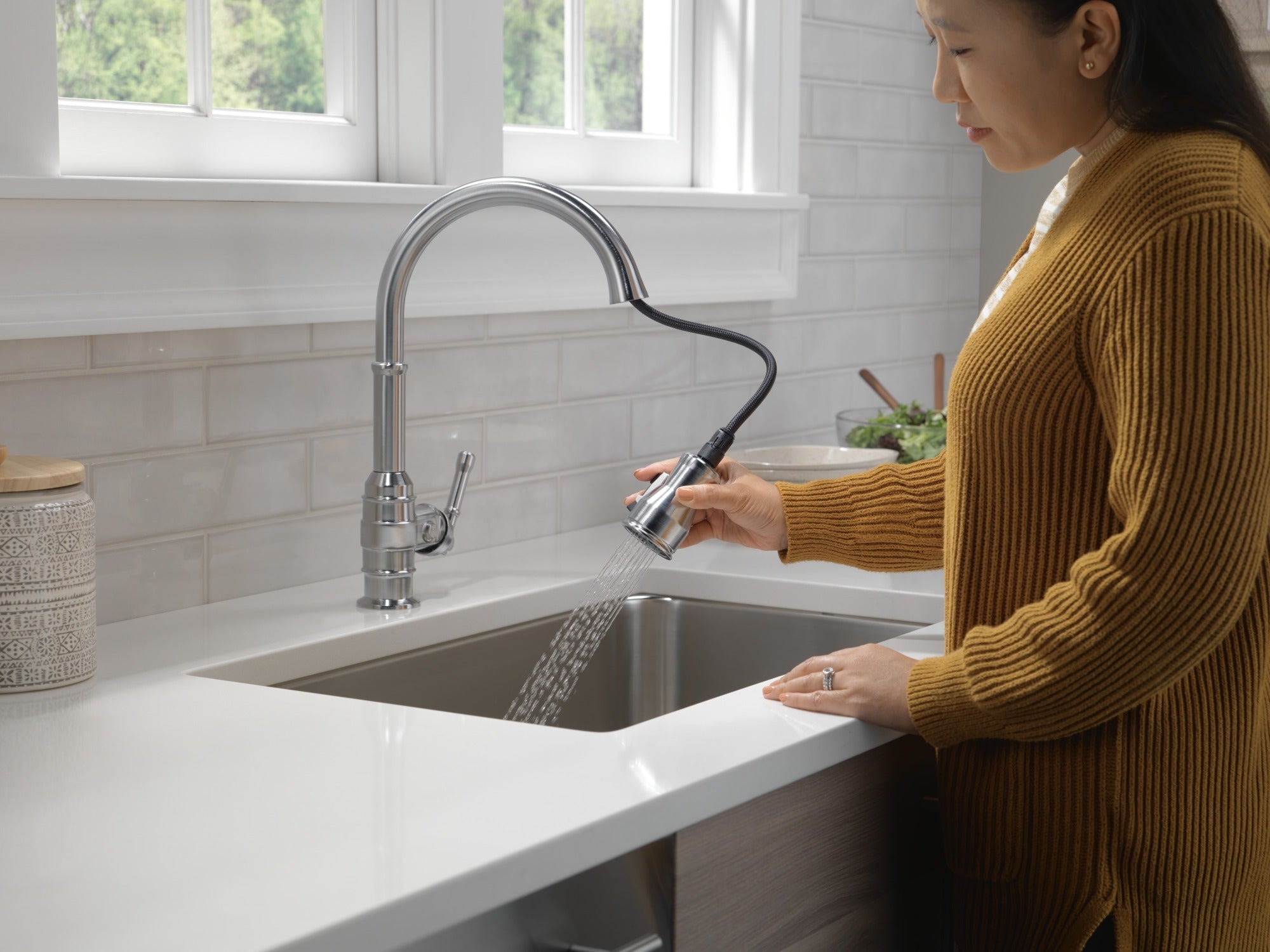 Delta Broderick® Single Handle Pull-Down Kitchen Faucet