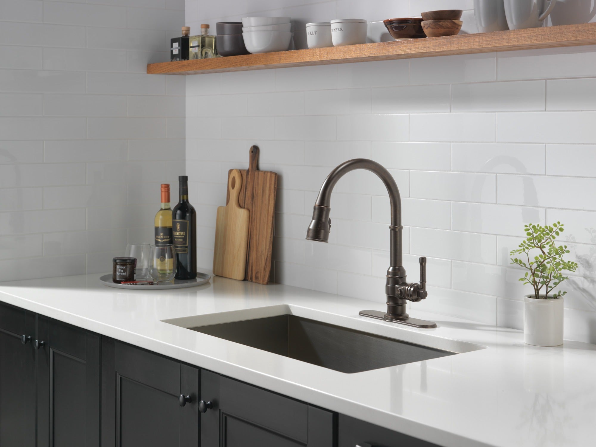 Delta Broderick® Single Handle Pull-Down Kitchen Faucet