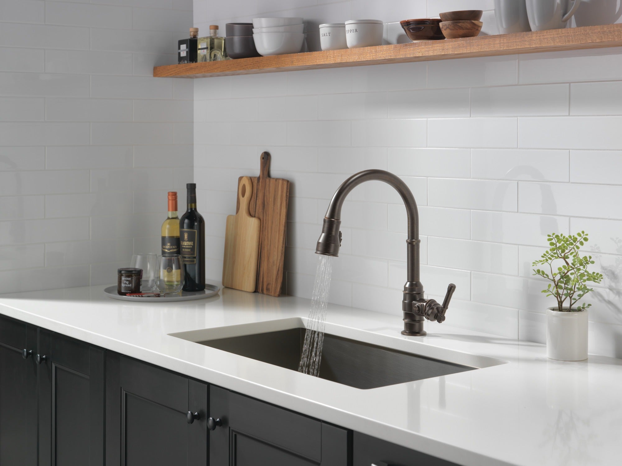 Delta Broderick® Single Handle Pull-Down Kitchen Faucet