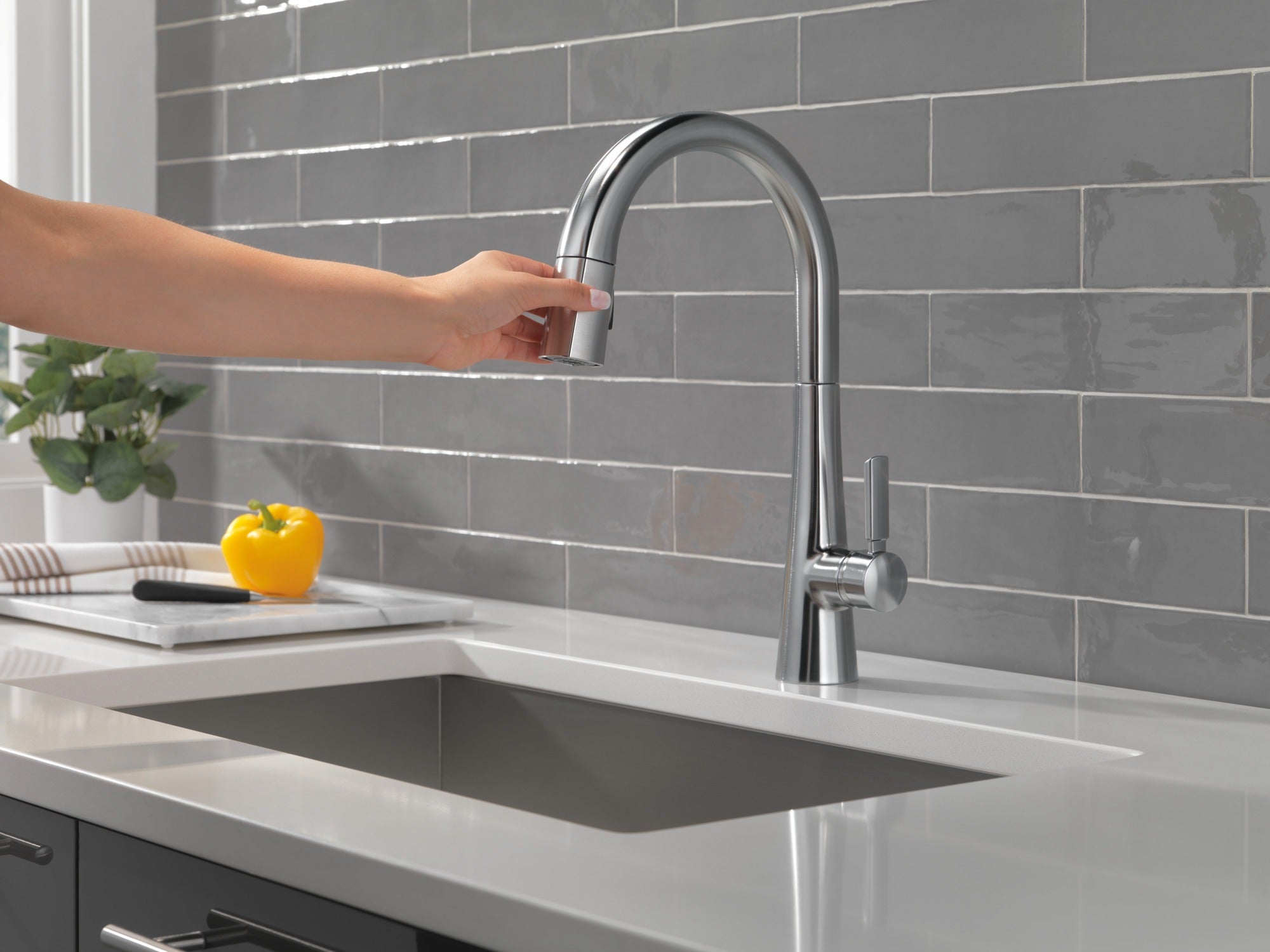 Delta Monrovia® Single Handle Pull-Down Kitchen Faucet