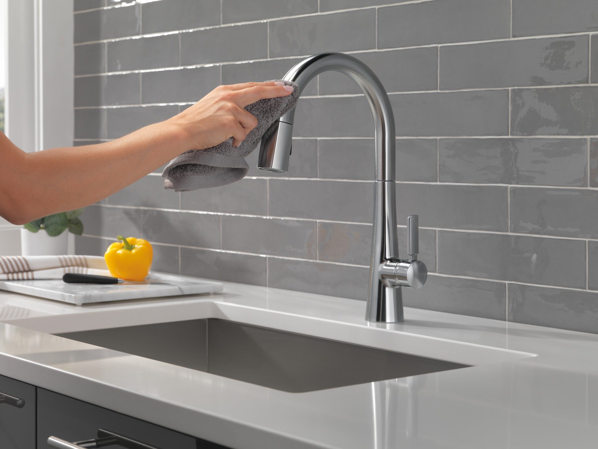 Delta Monrovia® Single Handle Pull-Down Kitchen Faucet