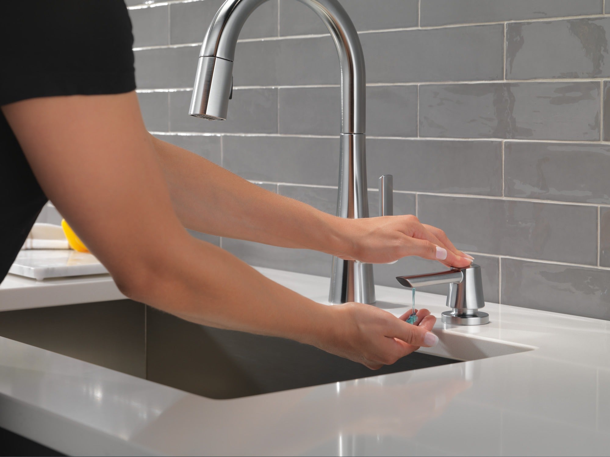 Delta Monrovia® Single Handle Pull-Down Kitchen Faucet