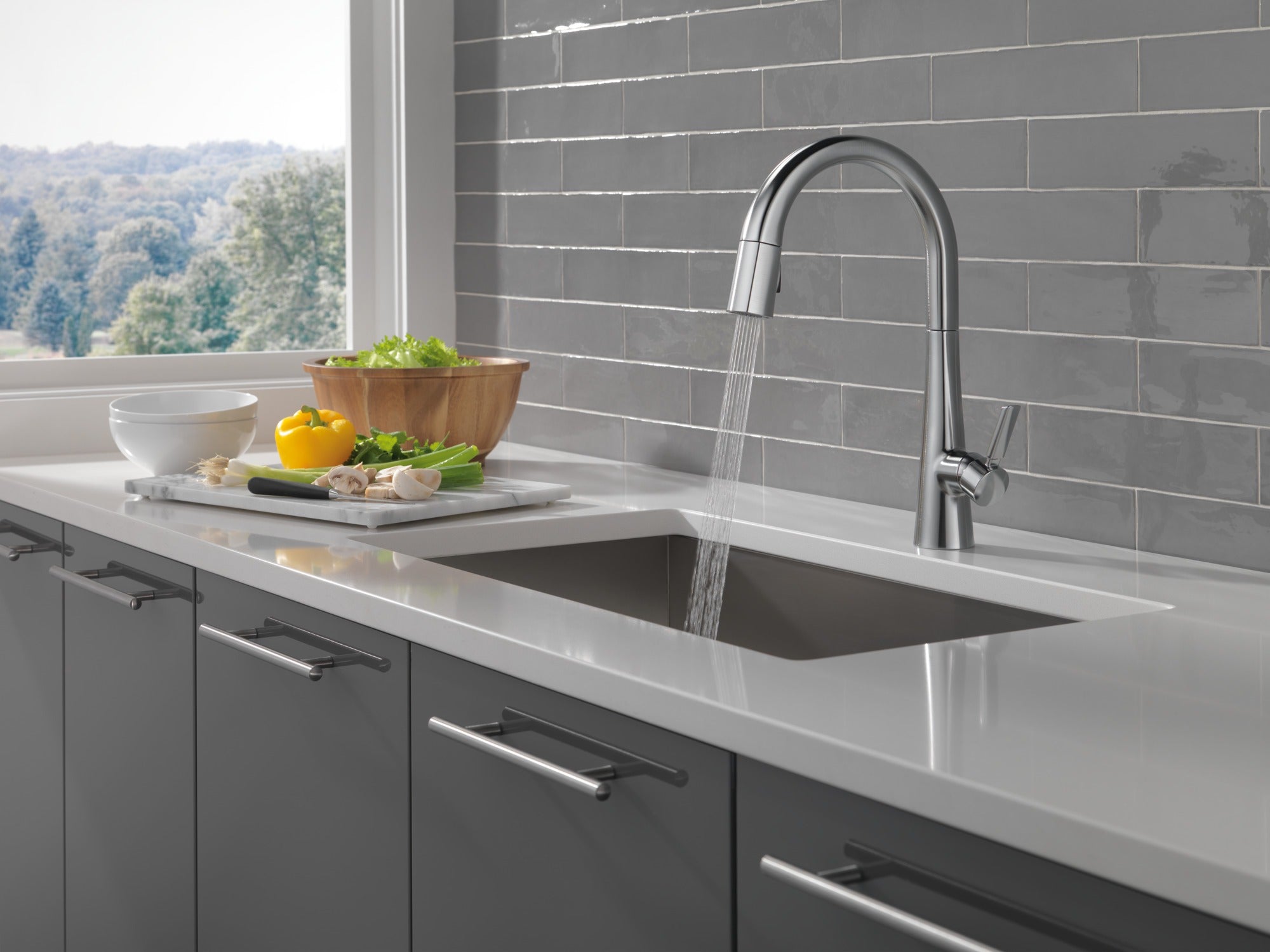 Delta Monrovia® Single Handle Pull-Down Kitchen Faucet
