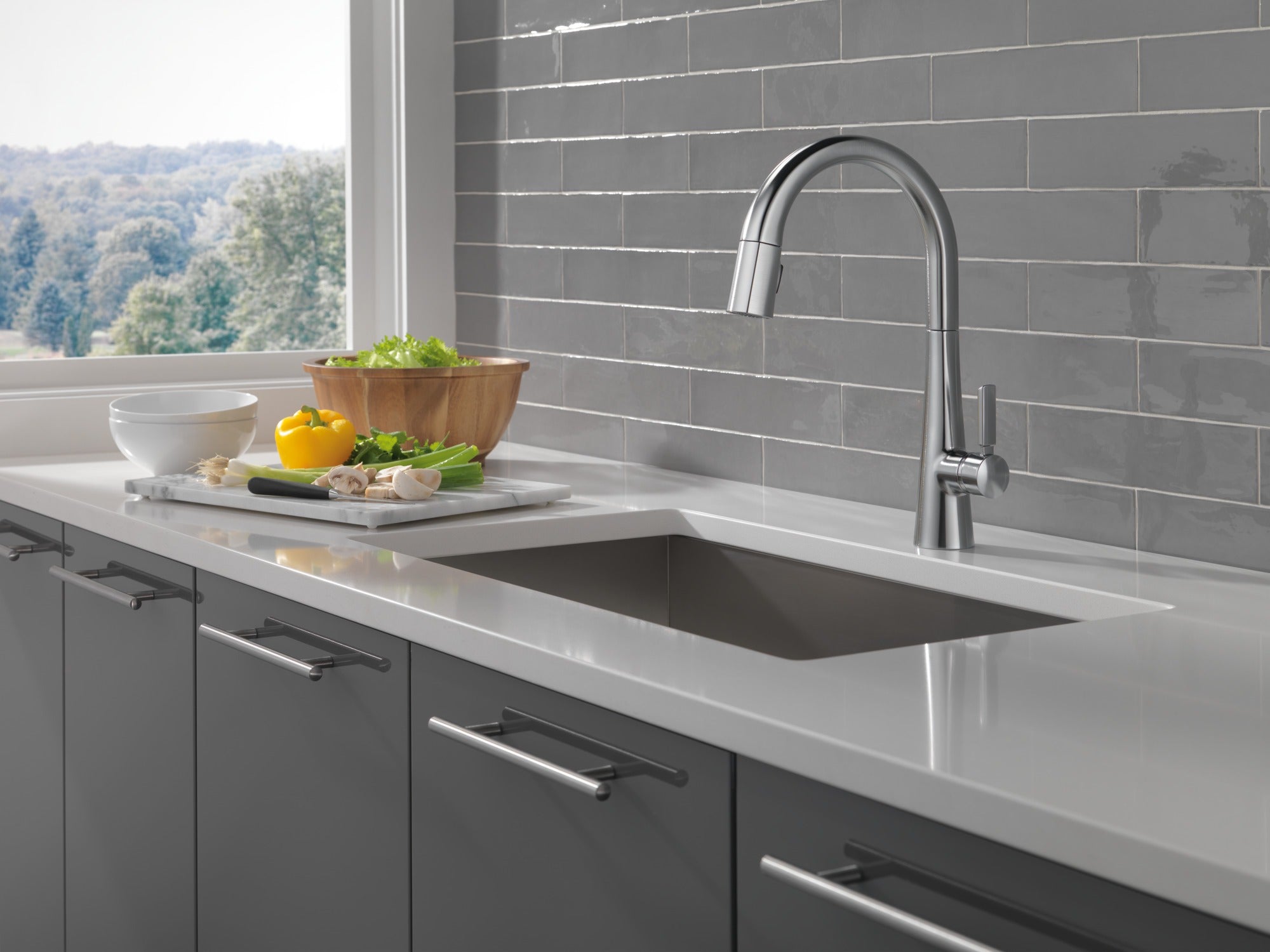 Delta Monrovia® Single Handle Pull-Down Kitchen Faucet