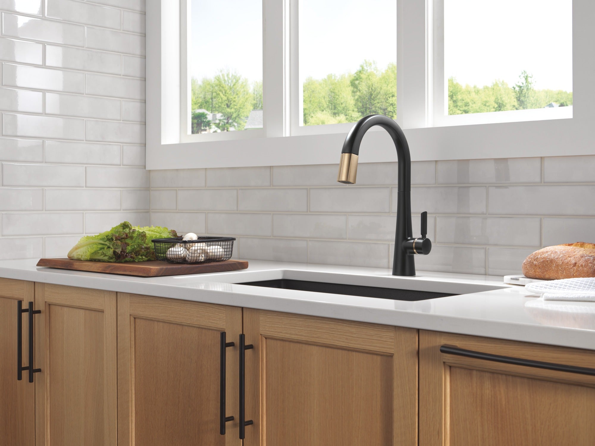 Delta Monrovia® Single Handle Pull-Down Kitchen Faucet