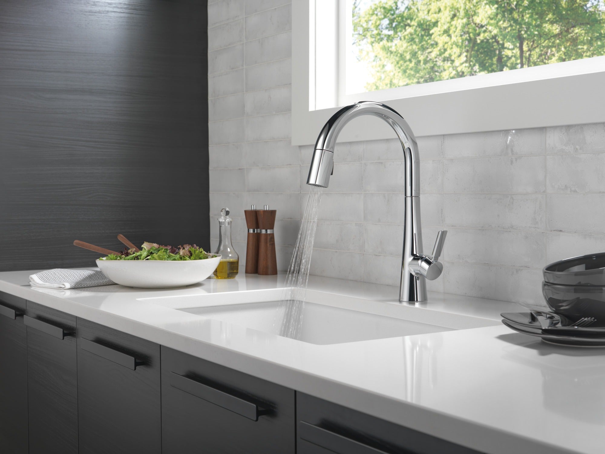 Delta Monrovia® Single Handle Pull-Down Kitchen Faucet