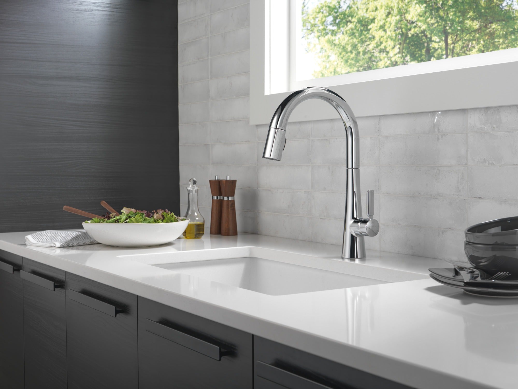 Delta Monrovia® Single Handle Pull-Down Kitchen Faucet