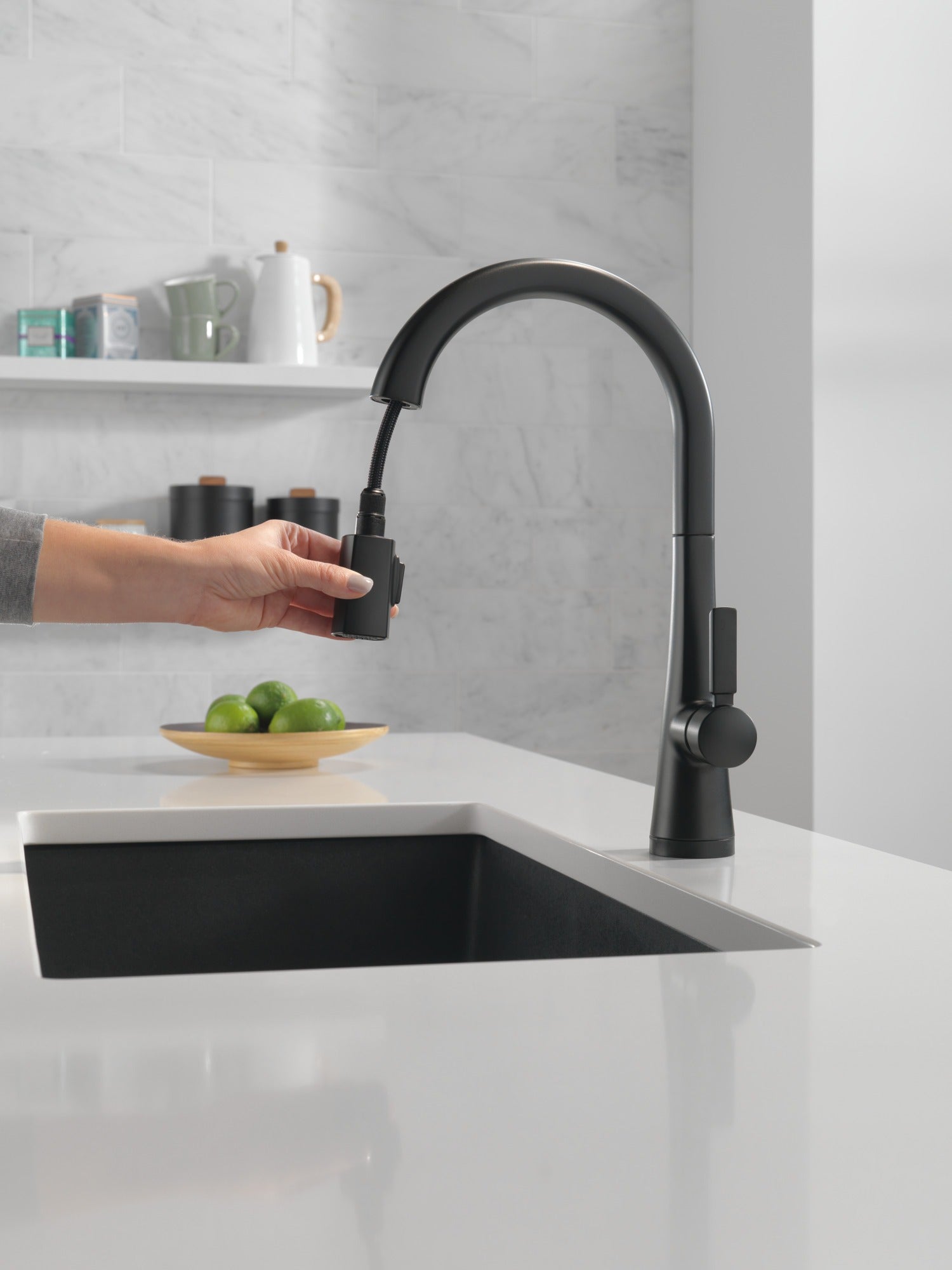 Delta Monrovia® Single Handle Pull-Down Kitchen Faucet With Touch<sub>2</sub>O® Technology