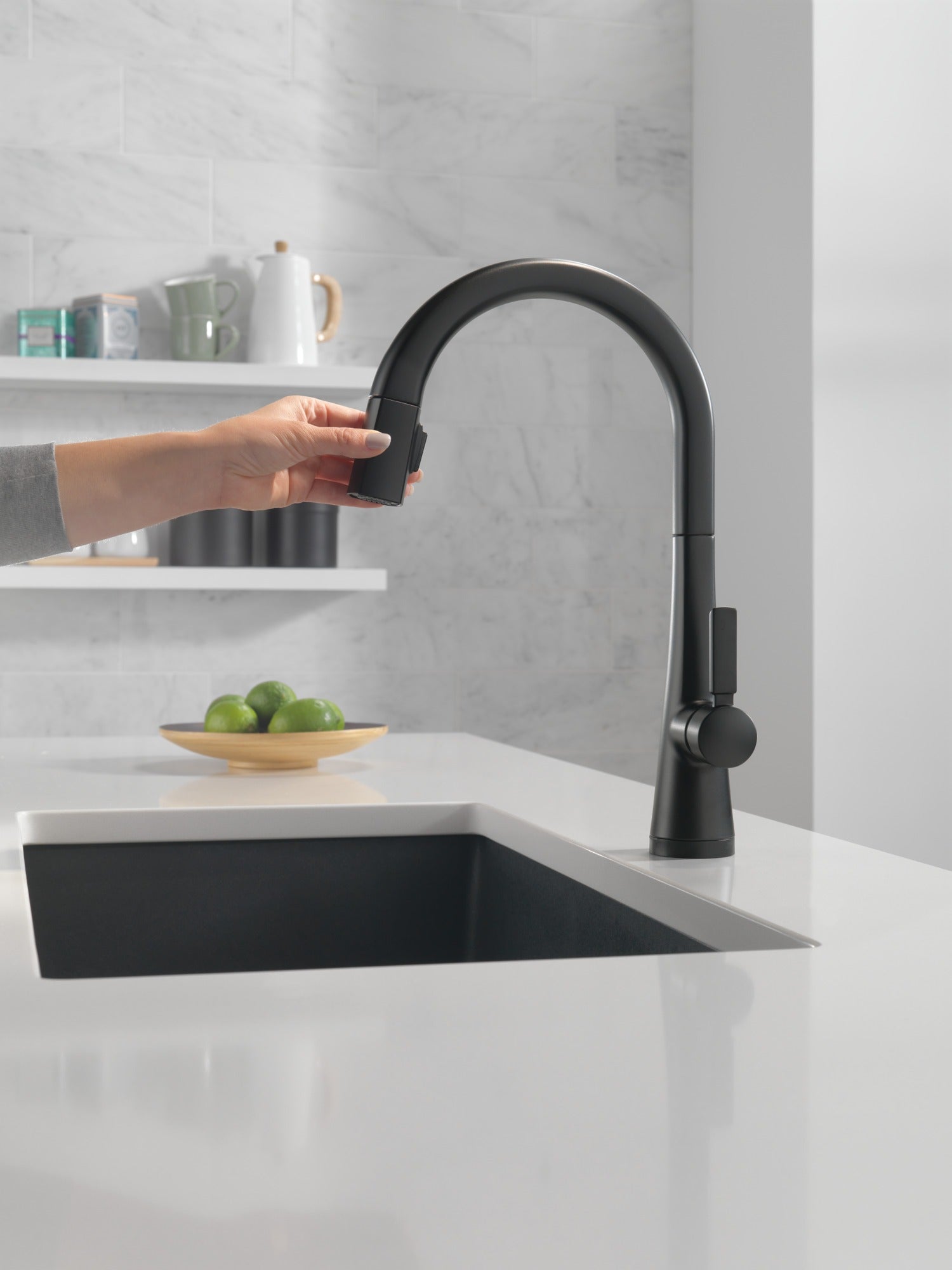 Delta Monrovia® Single Handle Pull-Down Kitchen Faucet With Touch<sub>2</sub>O® Technology