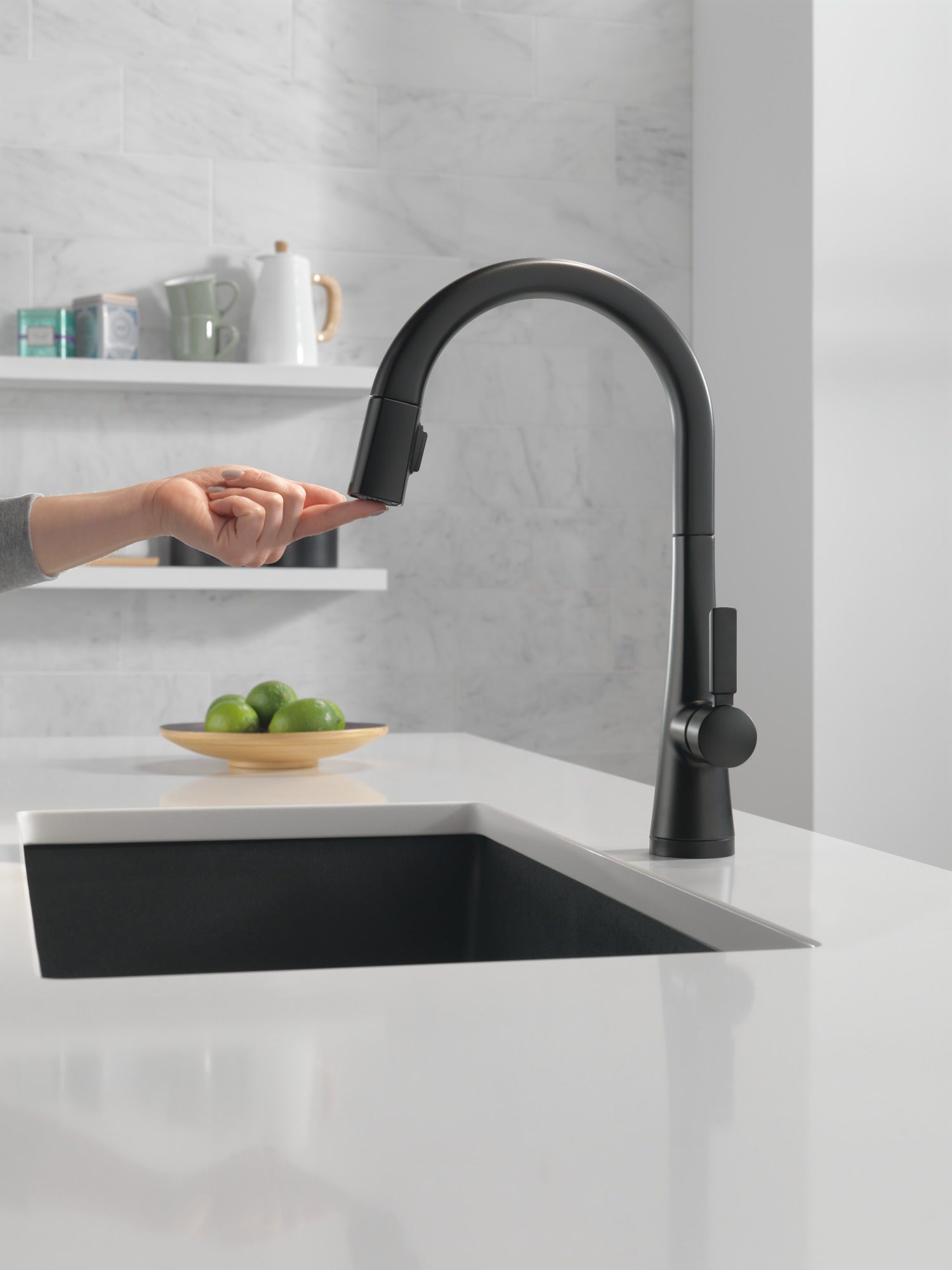 Delta Monrovia® Single Handle Pull-Down Kitchen Faucet With Touch<sub>2</sub>O® Technology