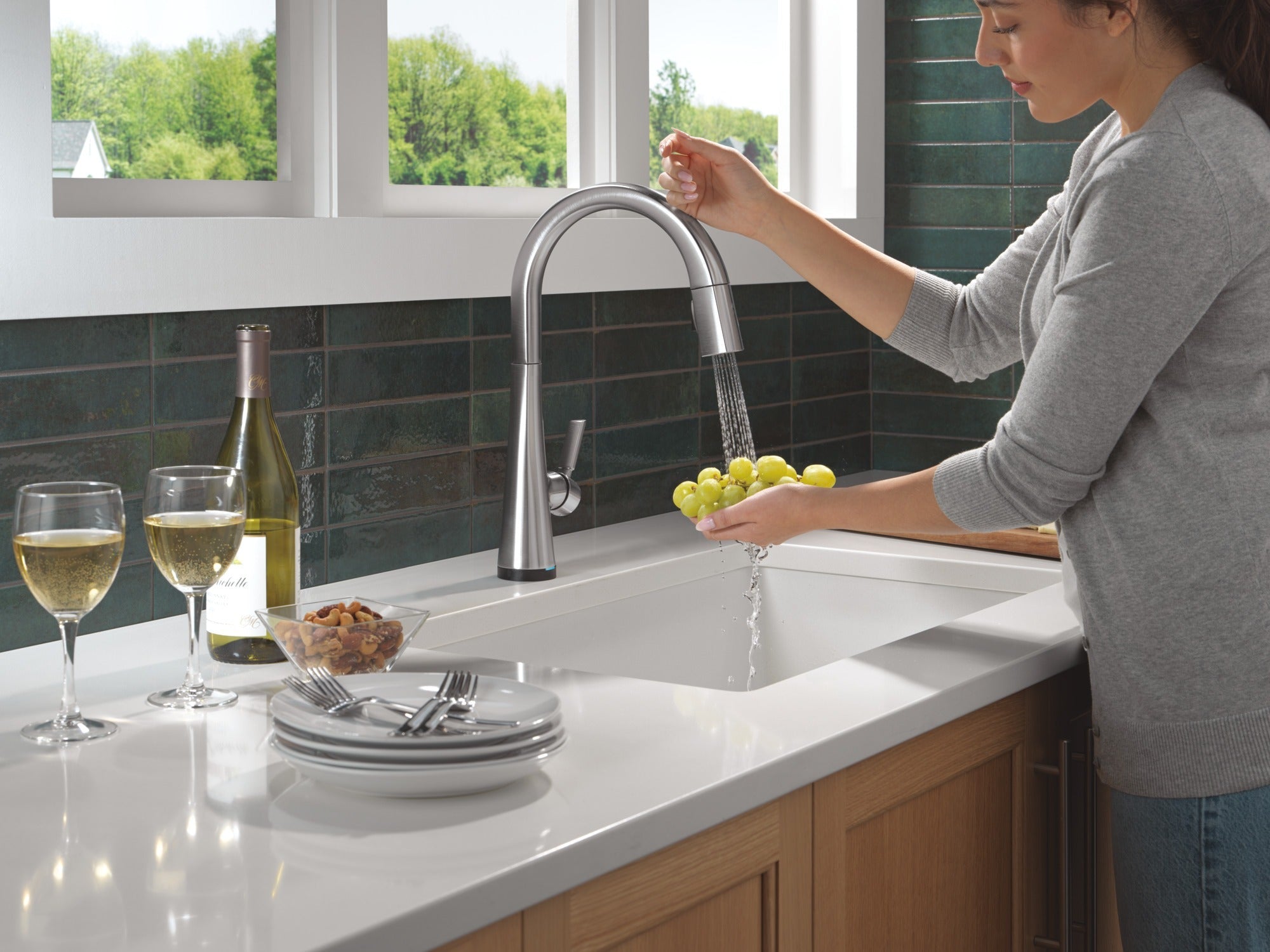 Delta Monrovia® Touch<sub>2</sub>O® Technology Kitchen Faucet with Touchless Technology