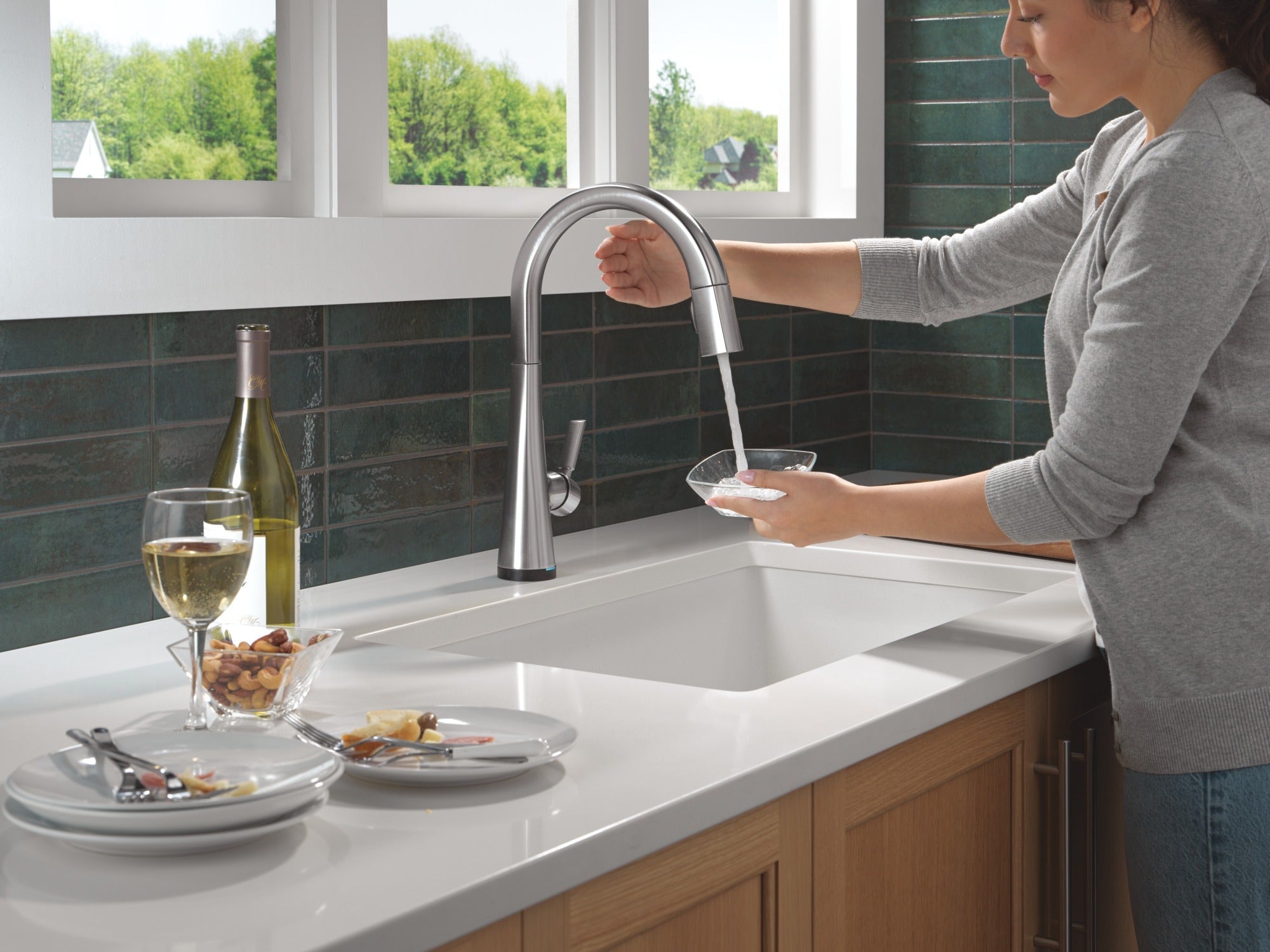 Delta Monrovia® Touch<sub>2</sub>O® Technology Kitchen Faucet with Touchless Technology