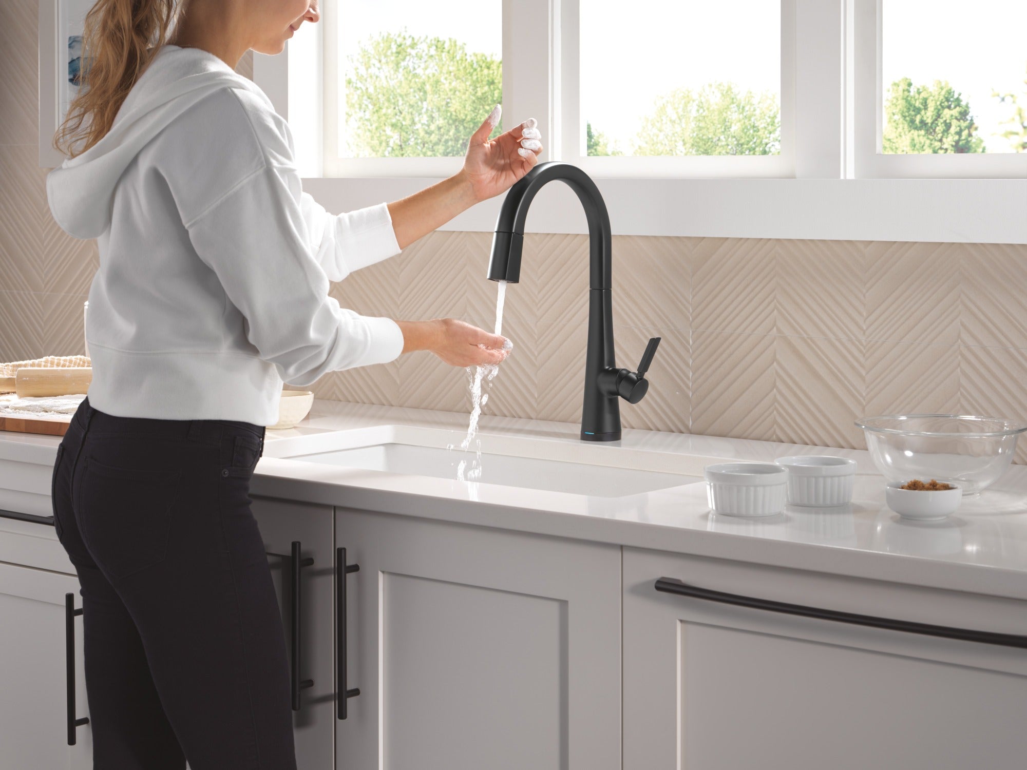 Delta Monrovia® Touch<sub>2</sub>O® Technology Kitchen Faucet with Touchless Technology