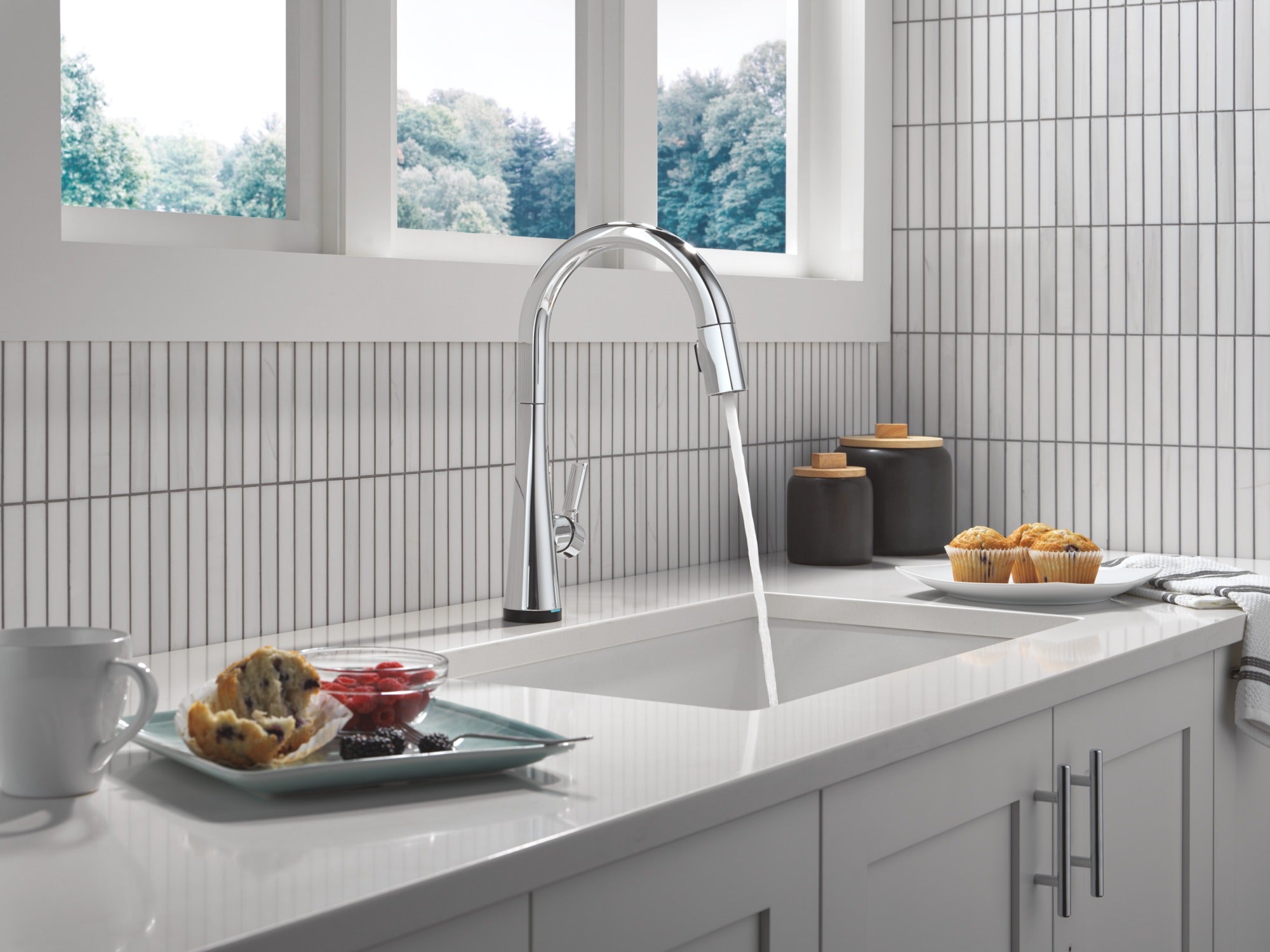 Delta Monrovia® Touch<sub>2</sub>O® Technology Kitchen Faucet with Touchless Technology