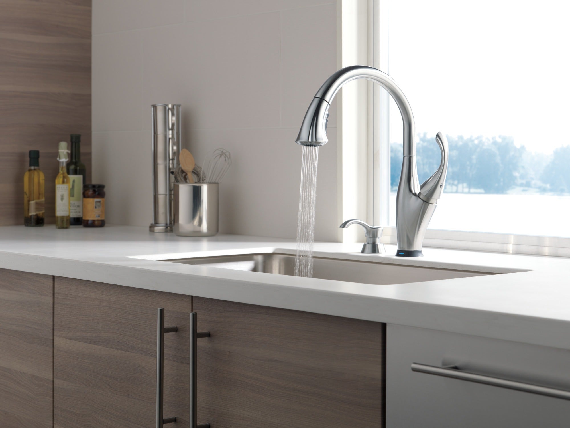Delta DeLuca™ Soap / Lotion Dispenser