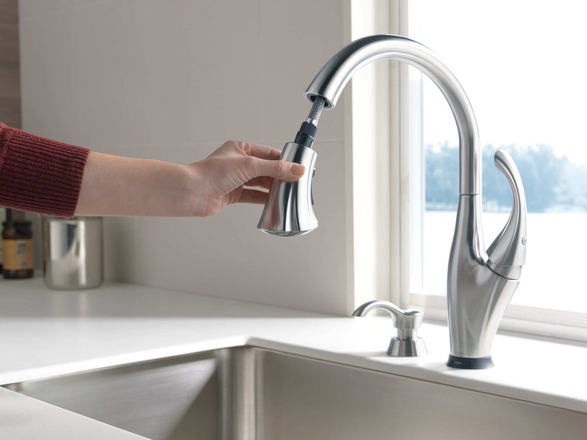 Delta DeLuca™ Soap / Lotion Dispenser