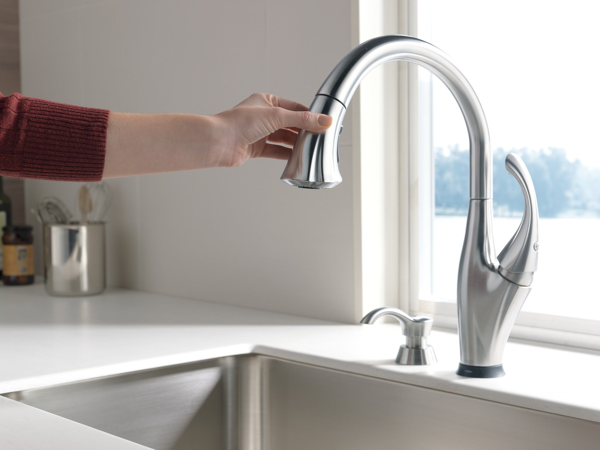 Delta DeLuca™ Soap / Lotion Dispenser