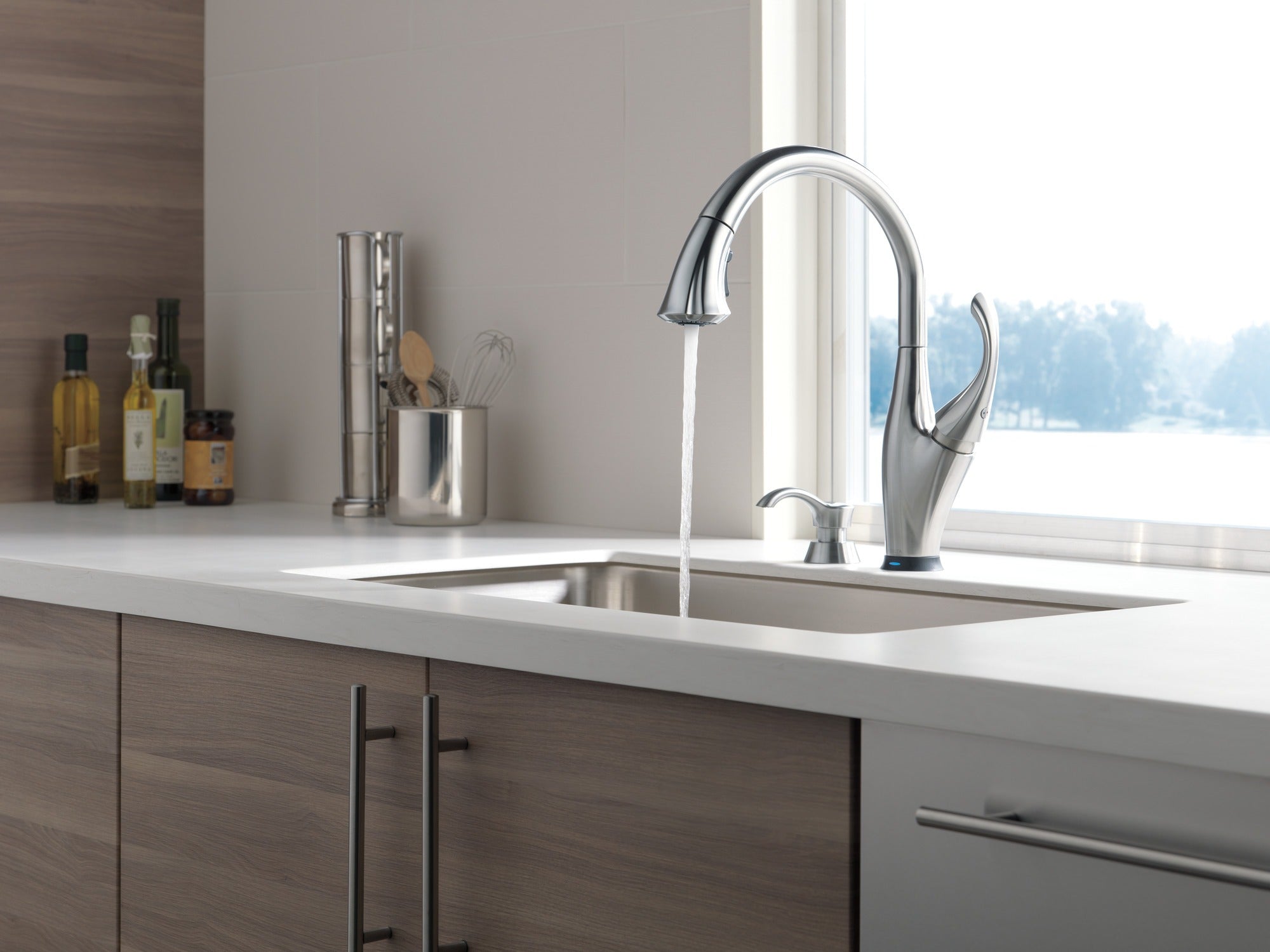 Delta DeLuca™ Soap / Lotion Dispenser