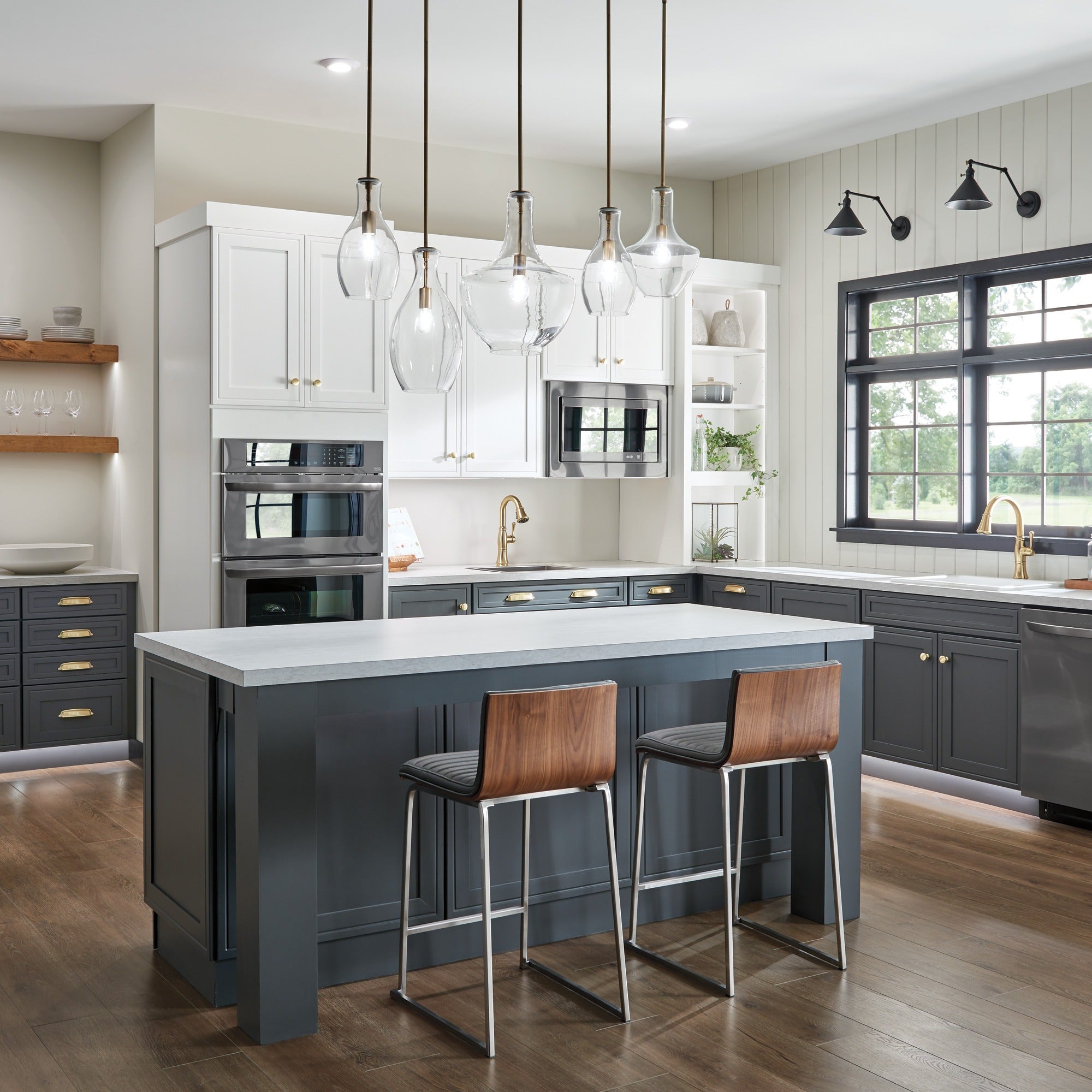 Delta Cassidy® Single Handle Pull-Down Kitchen Faucet