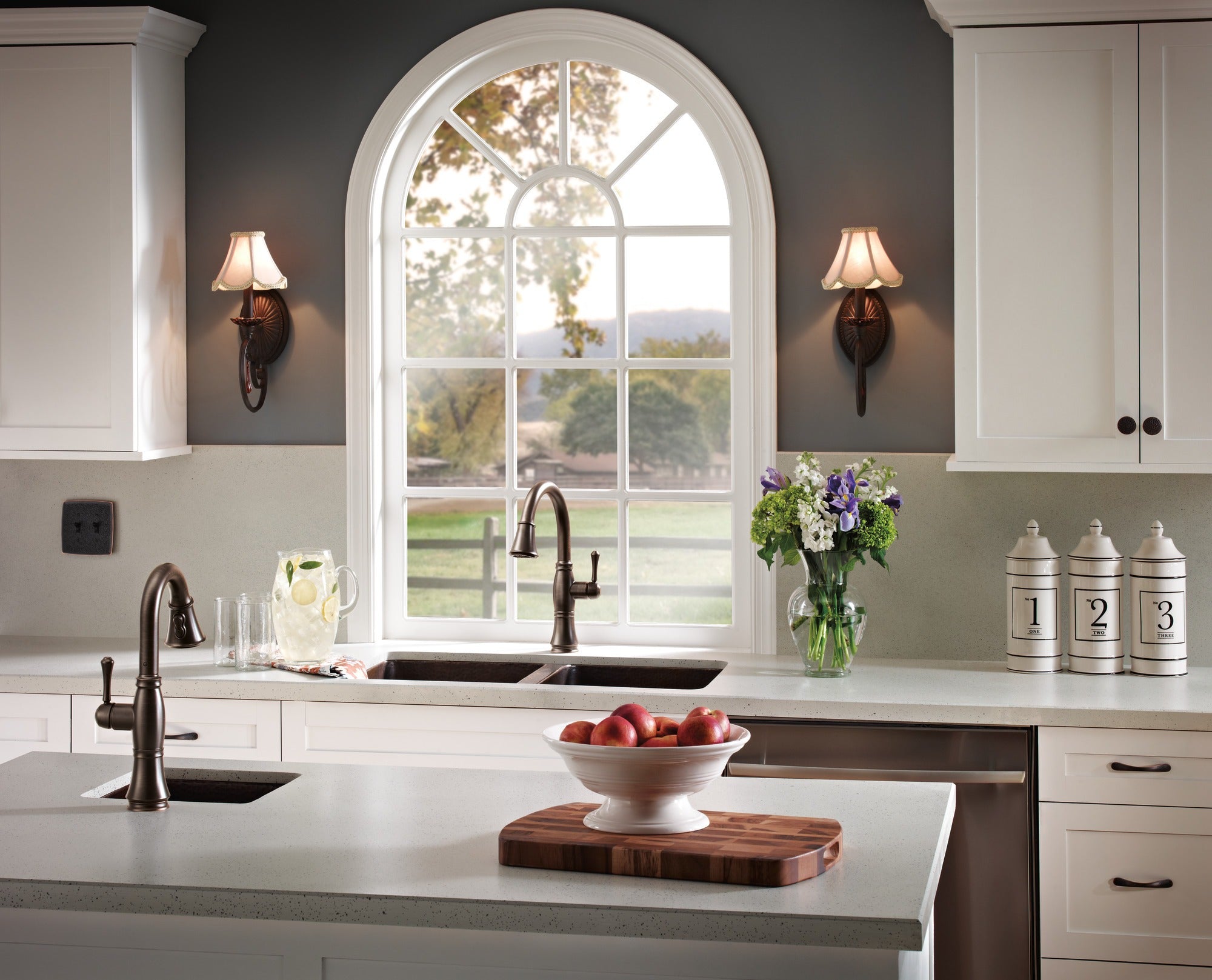 Delta Cassidy® Single Handle Pull-Down Kitchen Faucet with ShieldSpray® Technology