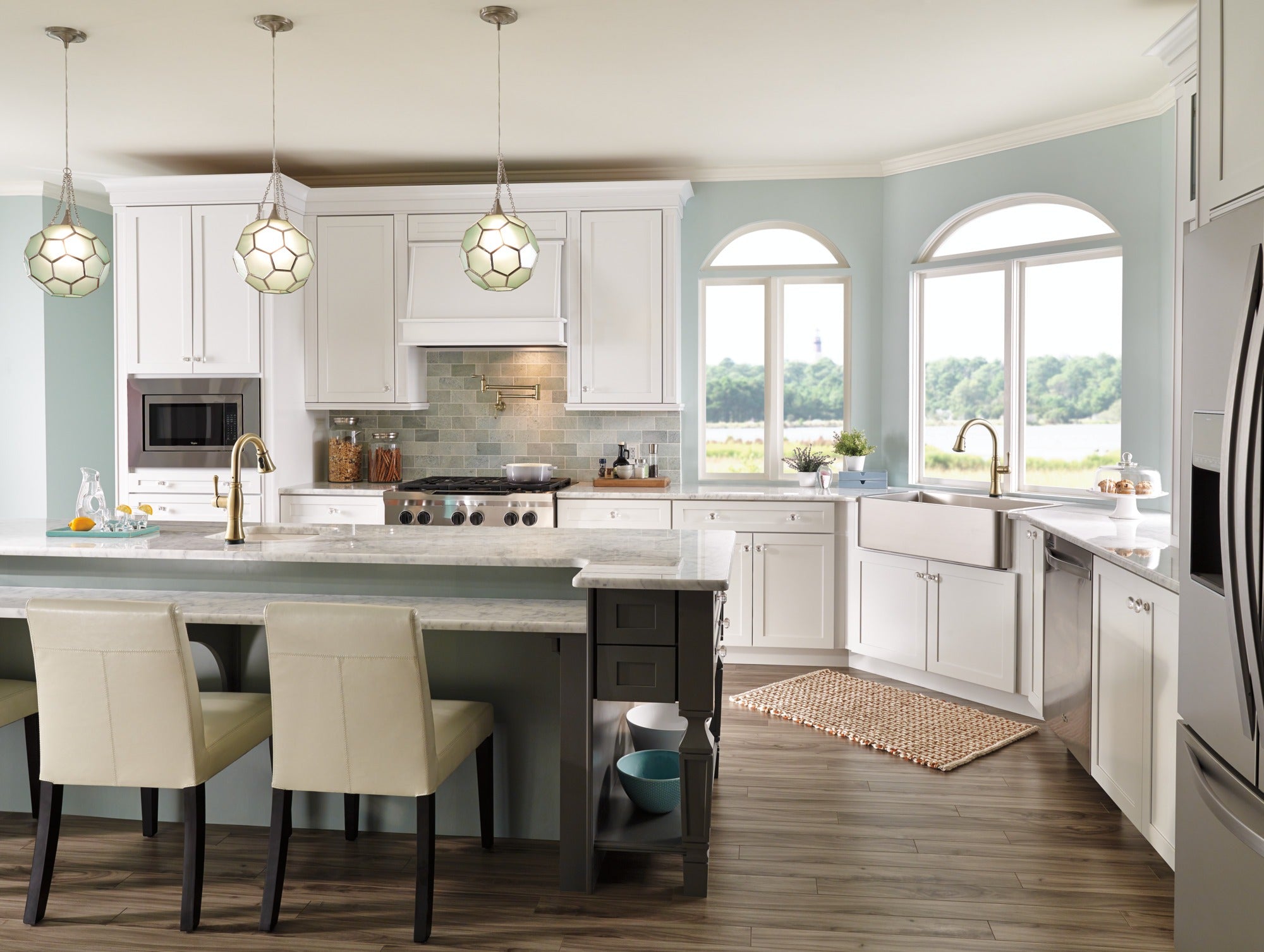 Delta Cassidy® Single Handle Pull-Down Kitchen Faucet with Touch<sub>2</sub>O® and ShieldSpray® Technologies