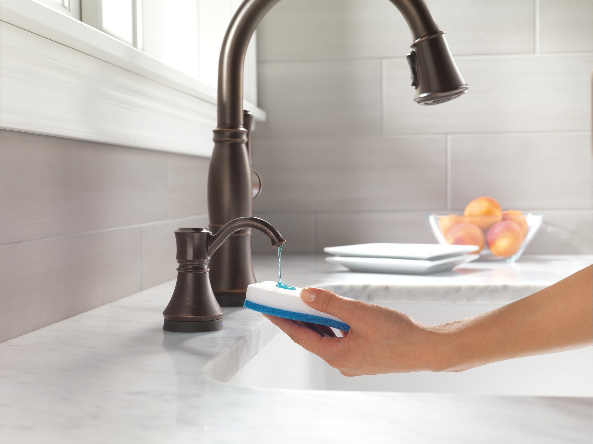 Delta Cassidy® Single Handle Pull-Down Kitchen Faucet with Touch<sub>2</sub>O® and ShieldSpray® Technologies