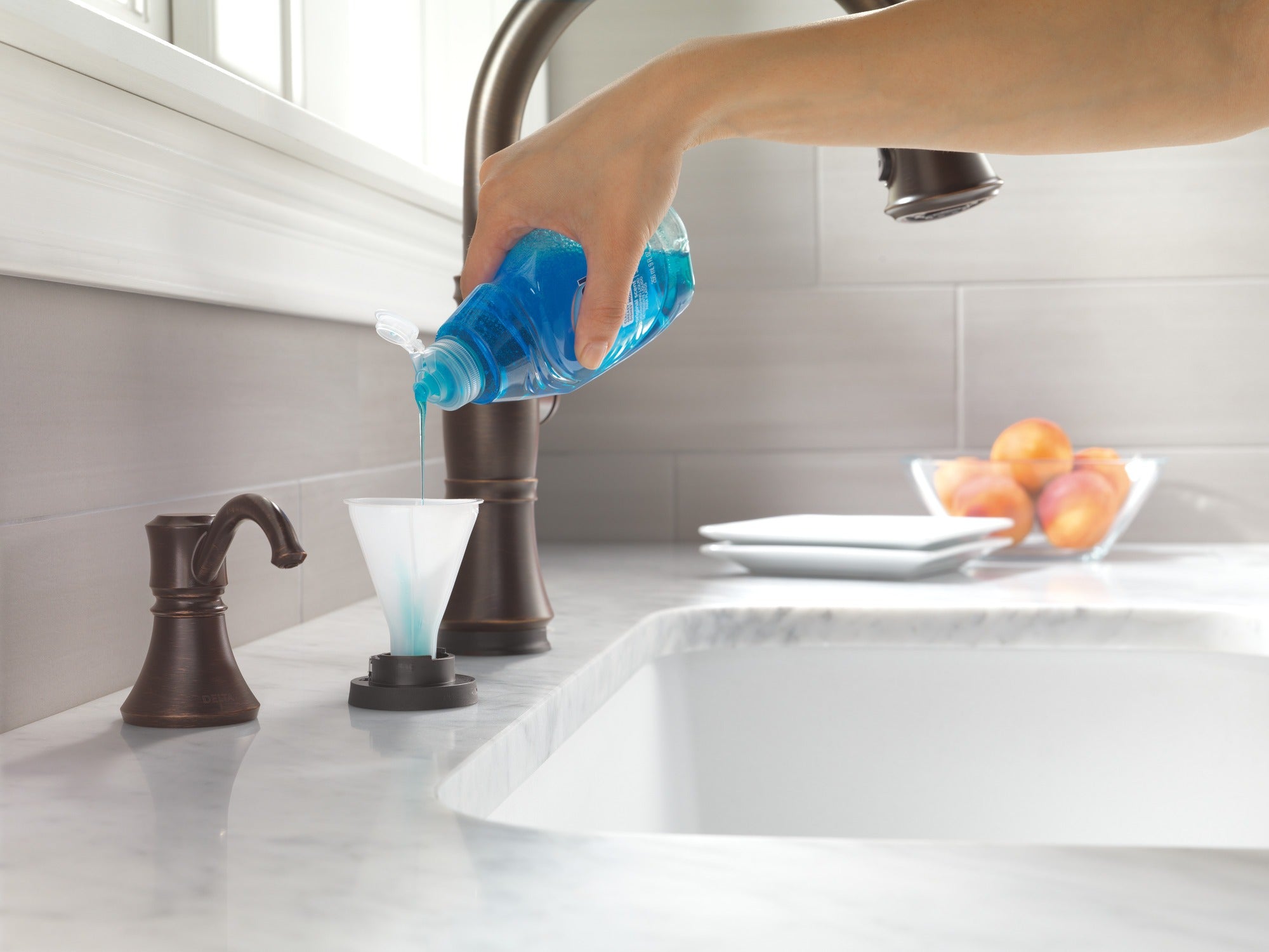 Delta Cassidy® Single Handle Pull-Down Kitchen Faucet with Touch<sub>2</sub>O® and ShieldSpray® Technologies
