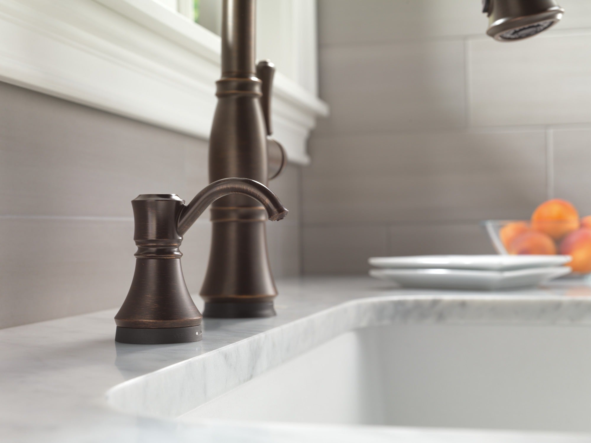 Delta Cassidy® Single Handle Pull-Down Kitchen Faucet with Touch<sub>2</sub>O® and ShieldSpray® Technologies