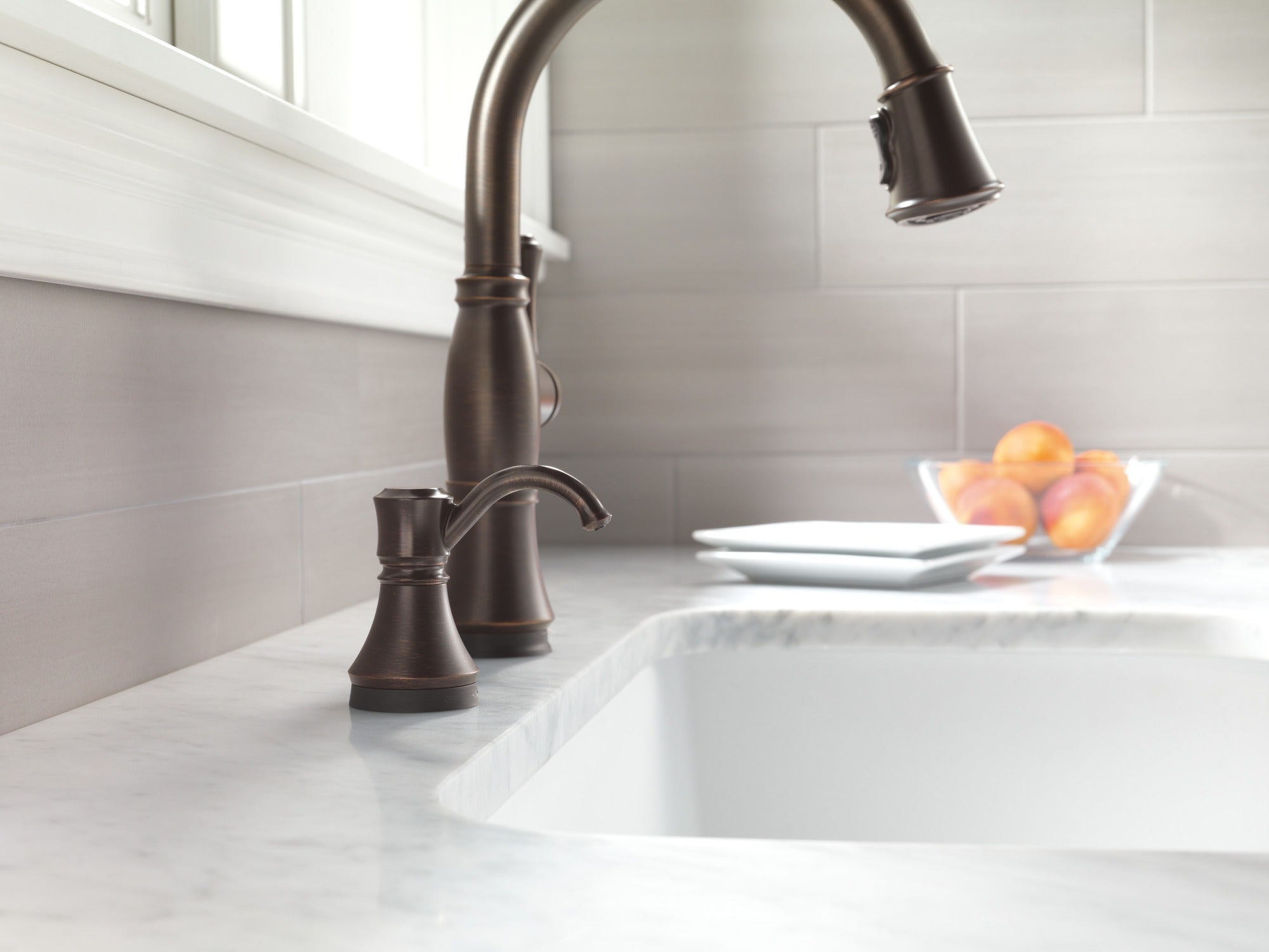 Delta Cassidy® Single Handle Pull-Down Kitchen Faucet with Touch<sub>2</sub>O® and ShieldSpray® Technologies