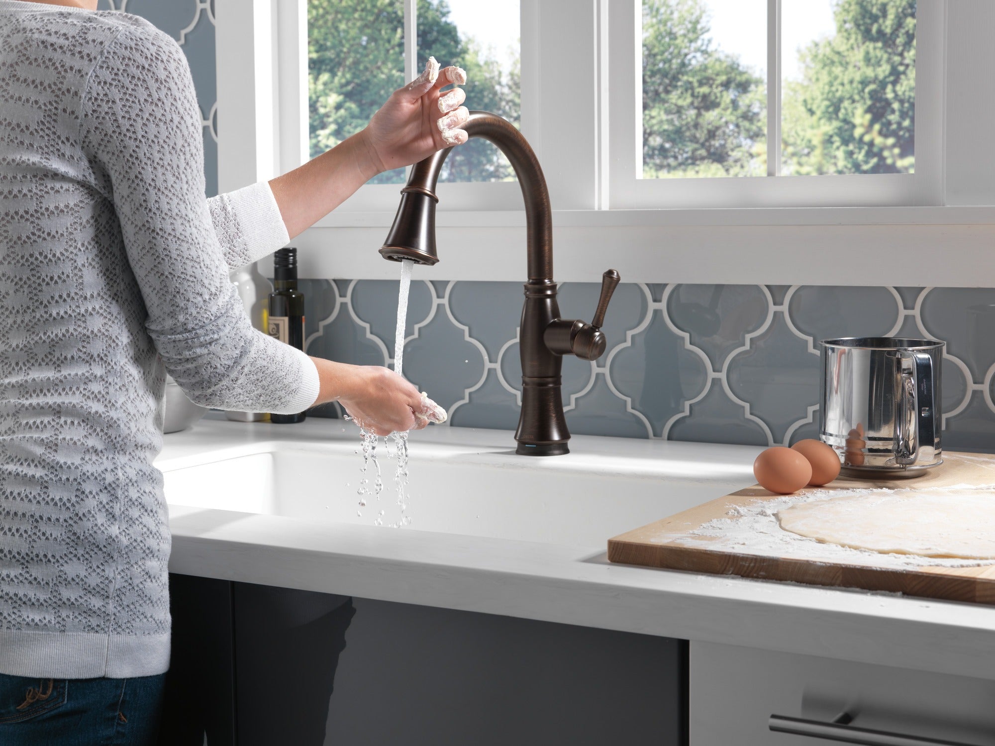 Delta Cassidy® Single Handle Pull-Down Kitchen Faucet with Touch<sub>2</sub>O® and ShieldSpray® Technologies