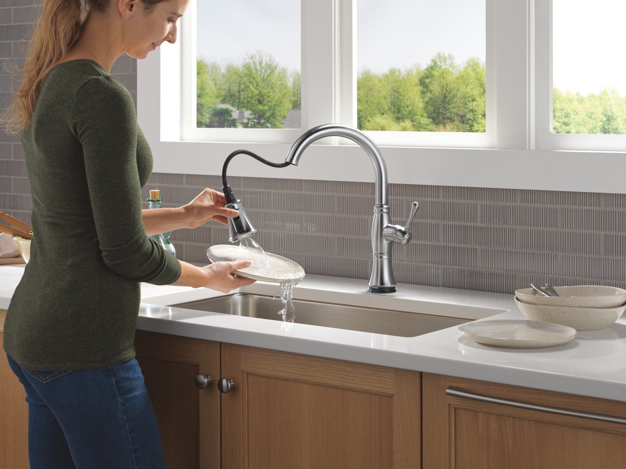 Delta Cassidy® Touch<sub>2</sub>O® Technology Kitchen Faucet with Touchless Technology