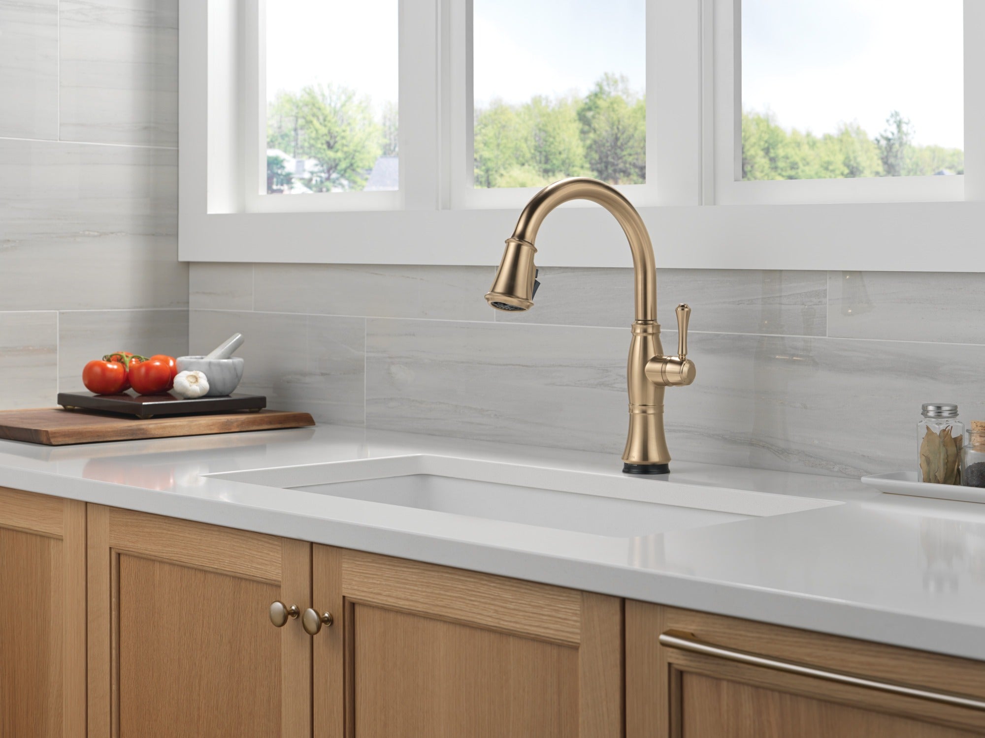 Delta Cassidy® Touch<sub>2</sub>O® Technology Kitchen Faucet with Touchless Technology