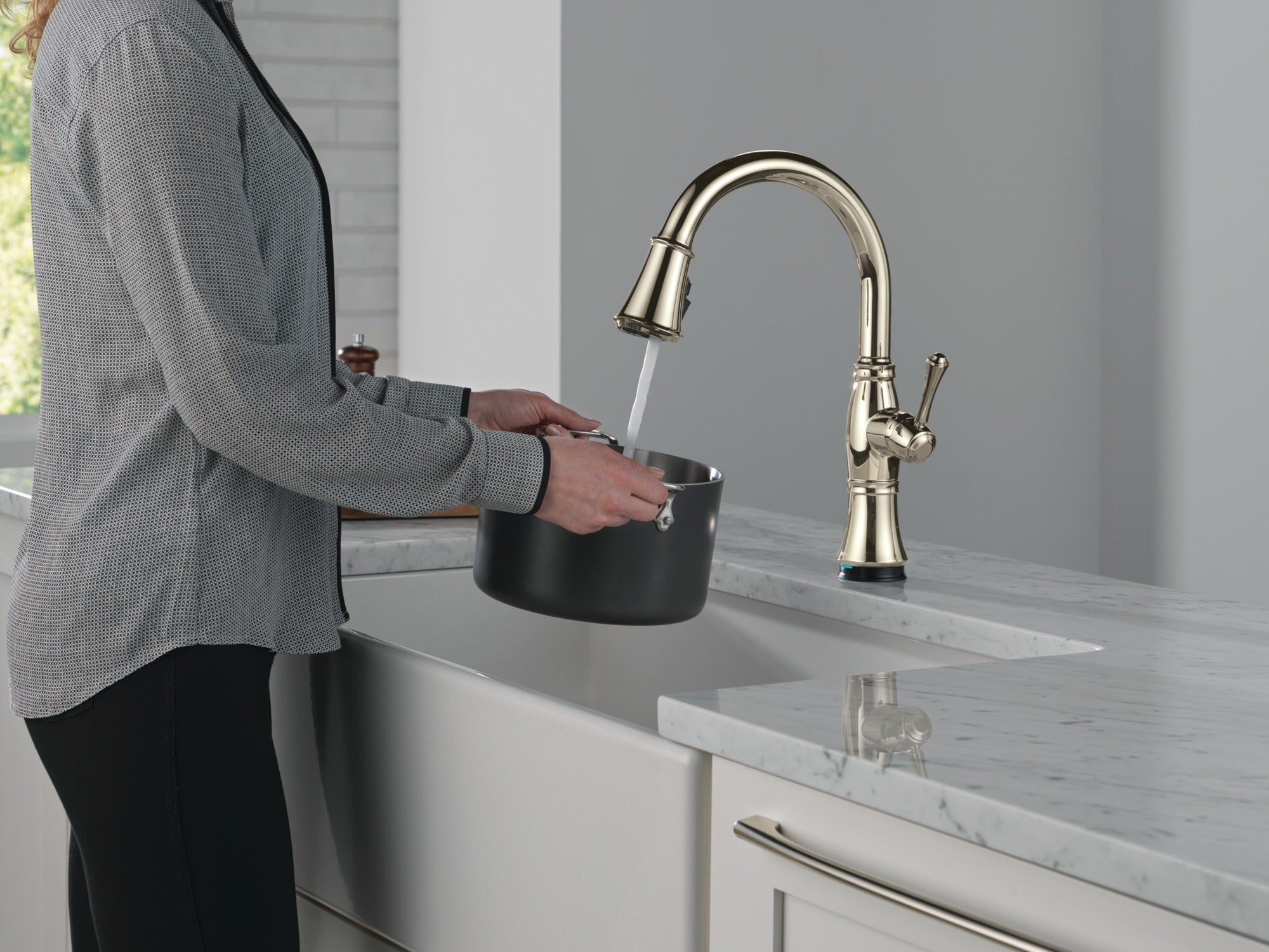 Delta Cassidy® Touch<sub>2</sub>O® Technology Kitchen Faucet with Touchless Technology