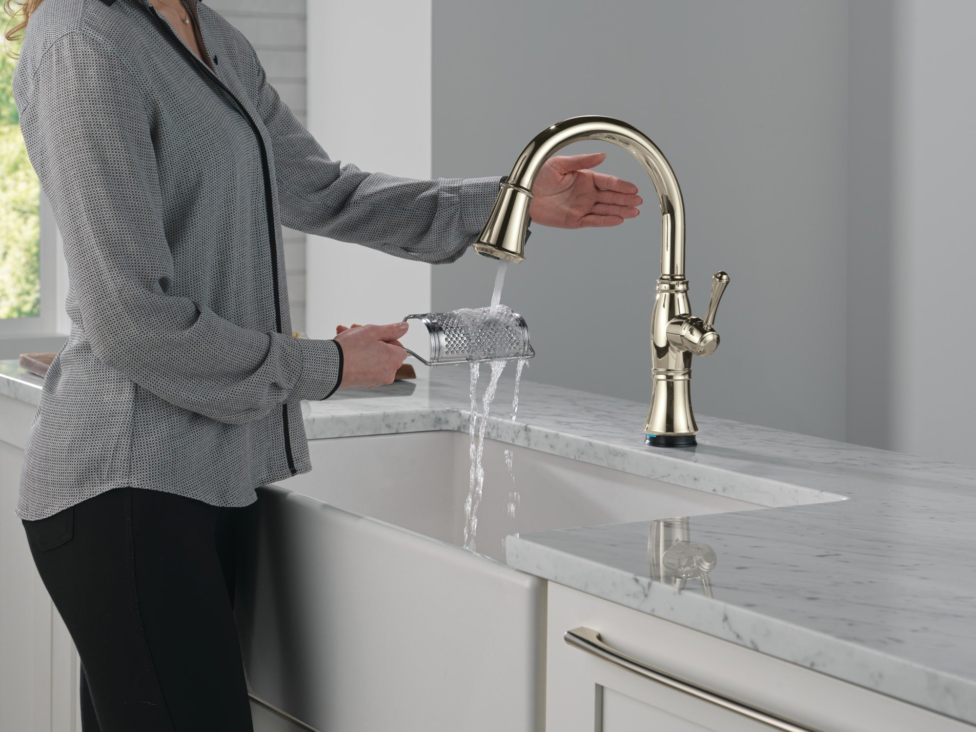 Delta Cassidy® Touch<sub>2</sub>O® Technology Kitchen Faucet with Touchless Technology