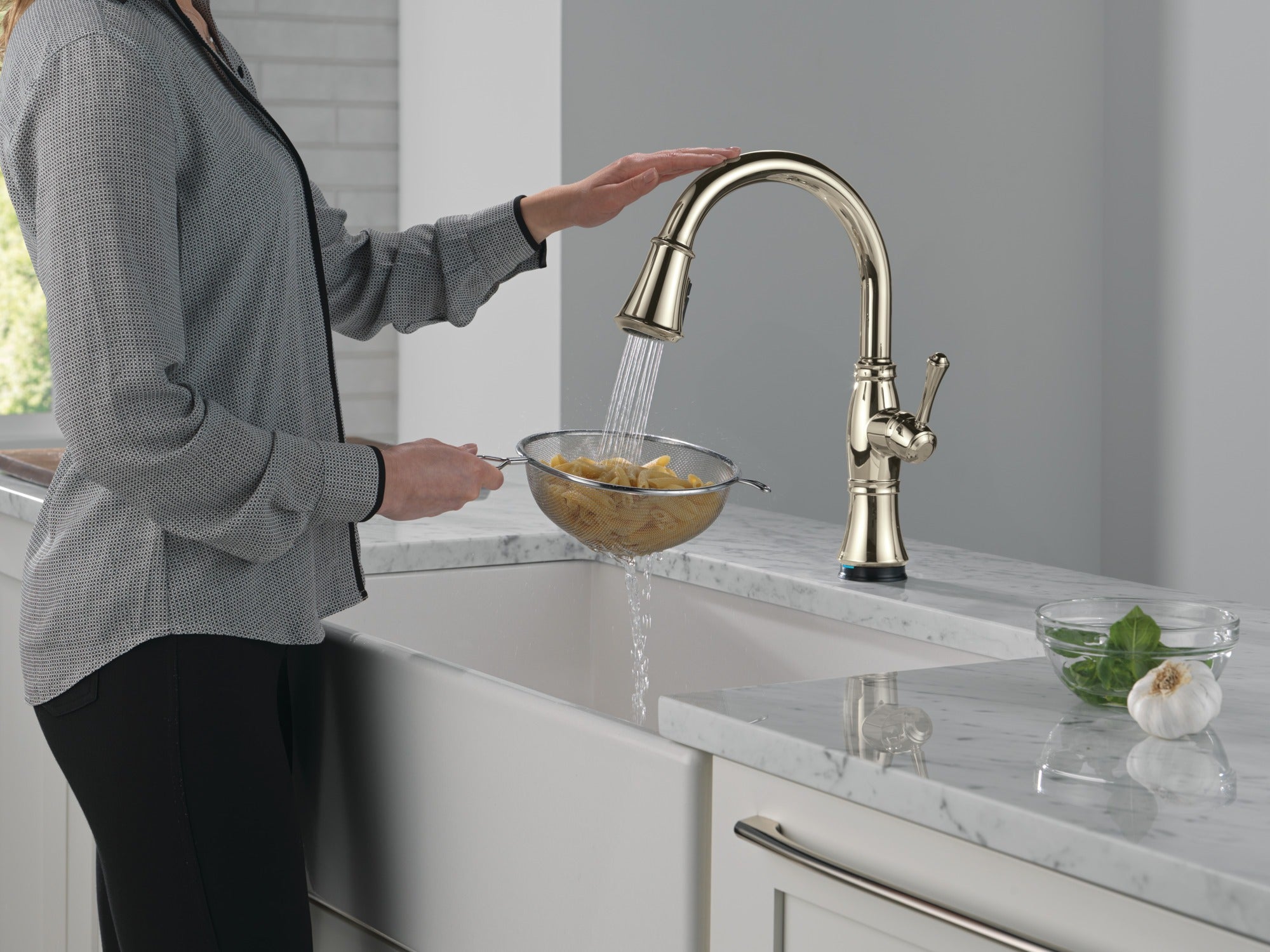 Delta Cassidy® Touch<sub>2</sub>O® Technology Kitchen Faucet with Touchless Technology