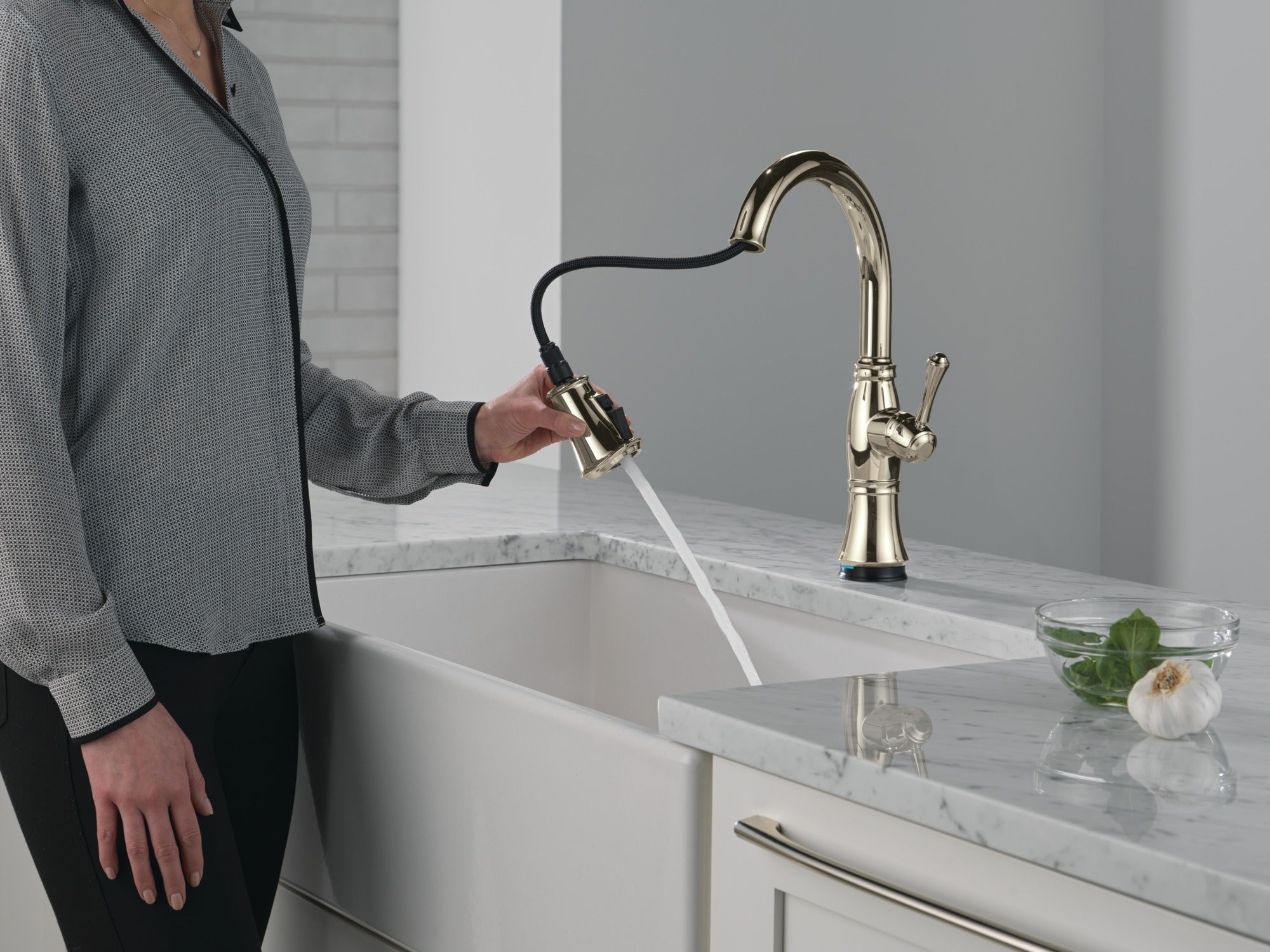 Delta Cassidy® Touch<sub>2</sub>O® Technology Kitchen Faucet with Touchless Technology