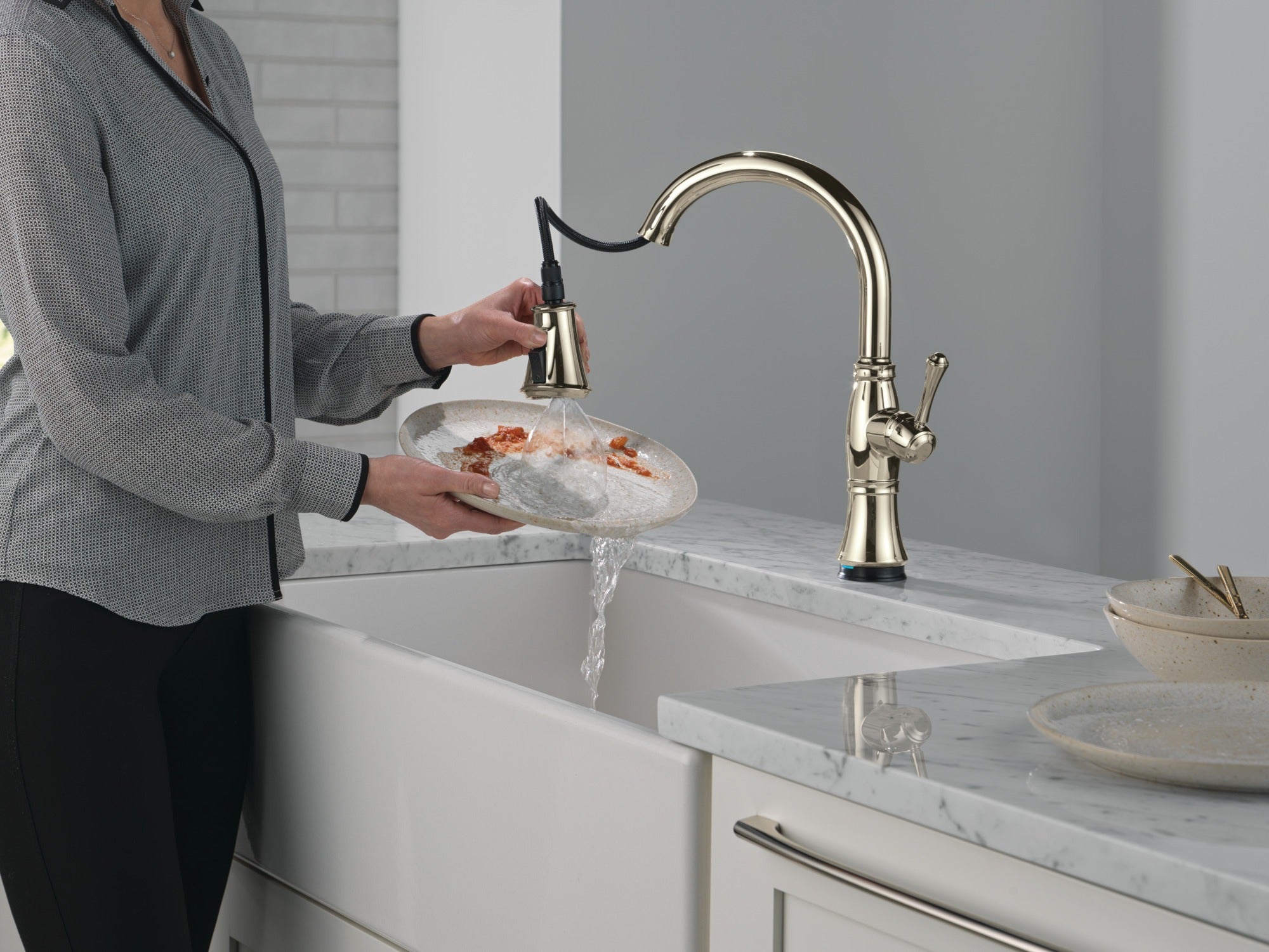 Delta Cassidy® Touch<sub>2</sub>O® Technology Kitchen Faucet with Touchless Technology