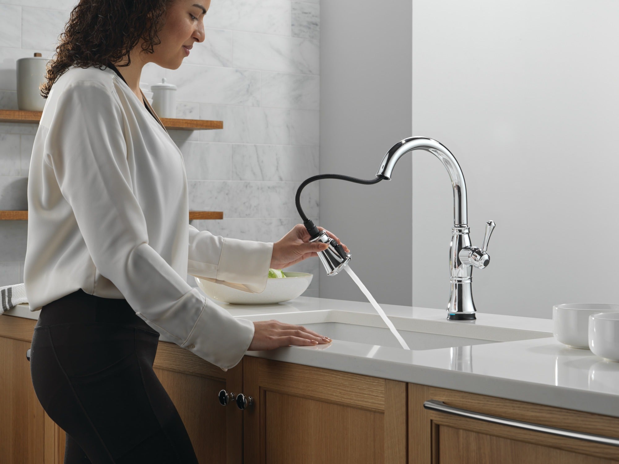 Delta Cassidy® Touch<sub>2</sub>O® Technology Kitchen Faucet with Touchless Technology