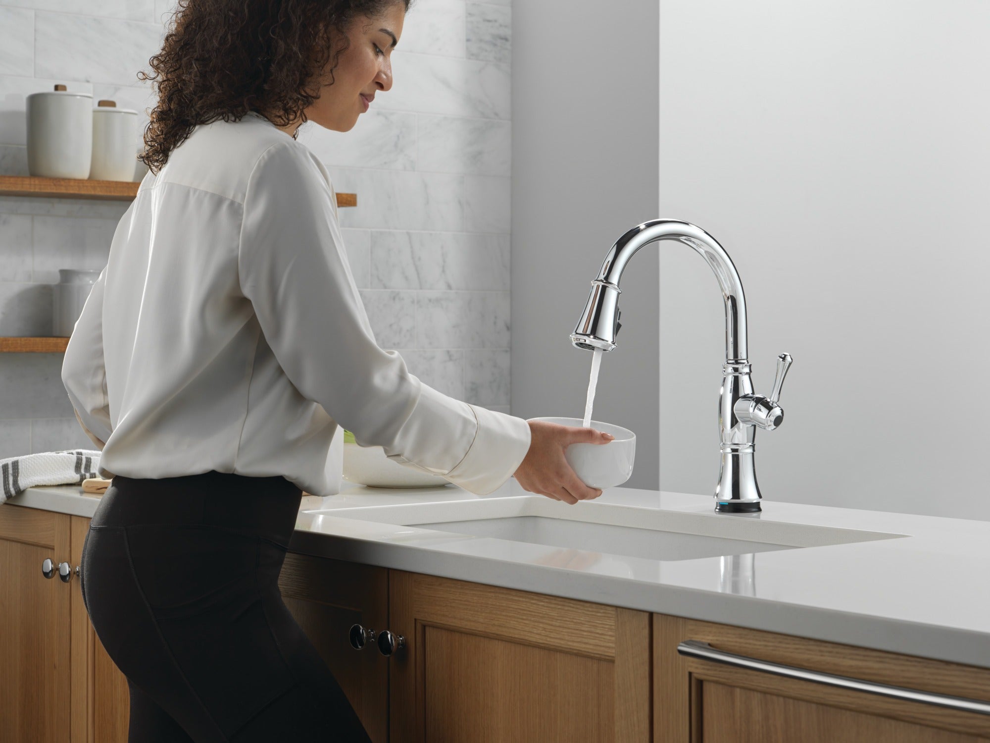 Delta Cassidy® Touch<sub>2</sub>O® Technology Kitchen Faucet with Touchless Technology