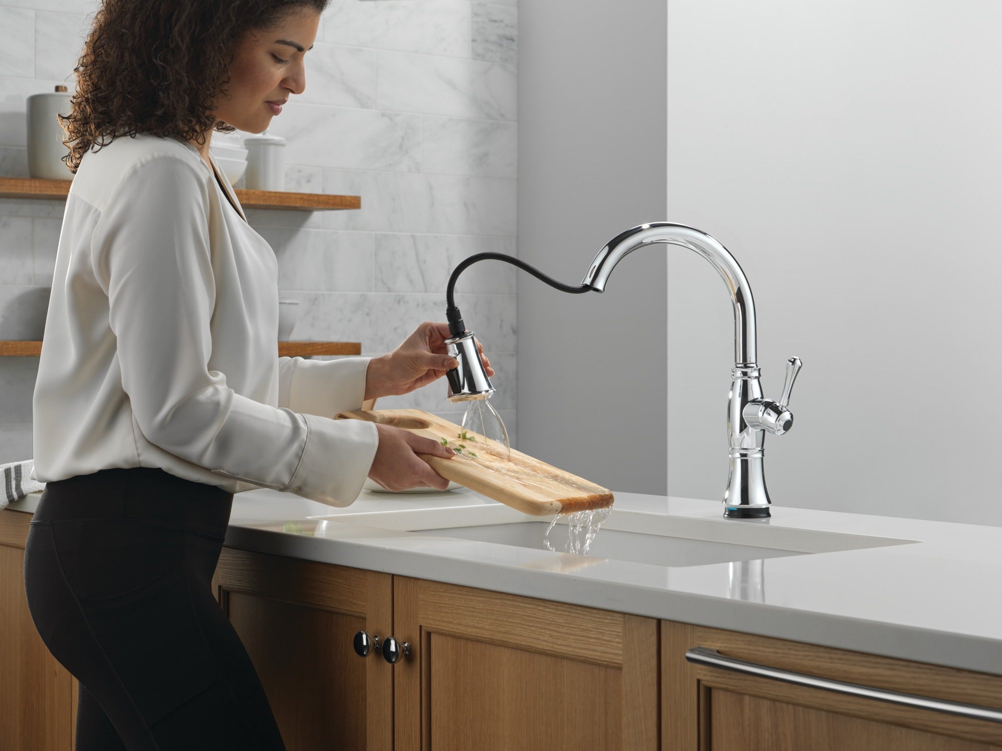 Delta Cassidy® Touch<sub>2</sub>O® Technology Kitchen Faucet with Touchless Technology