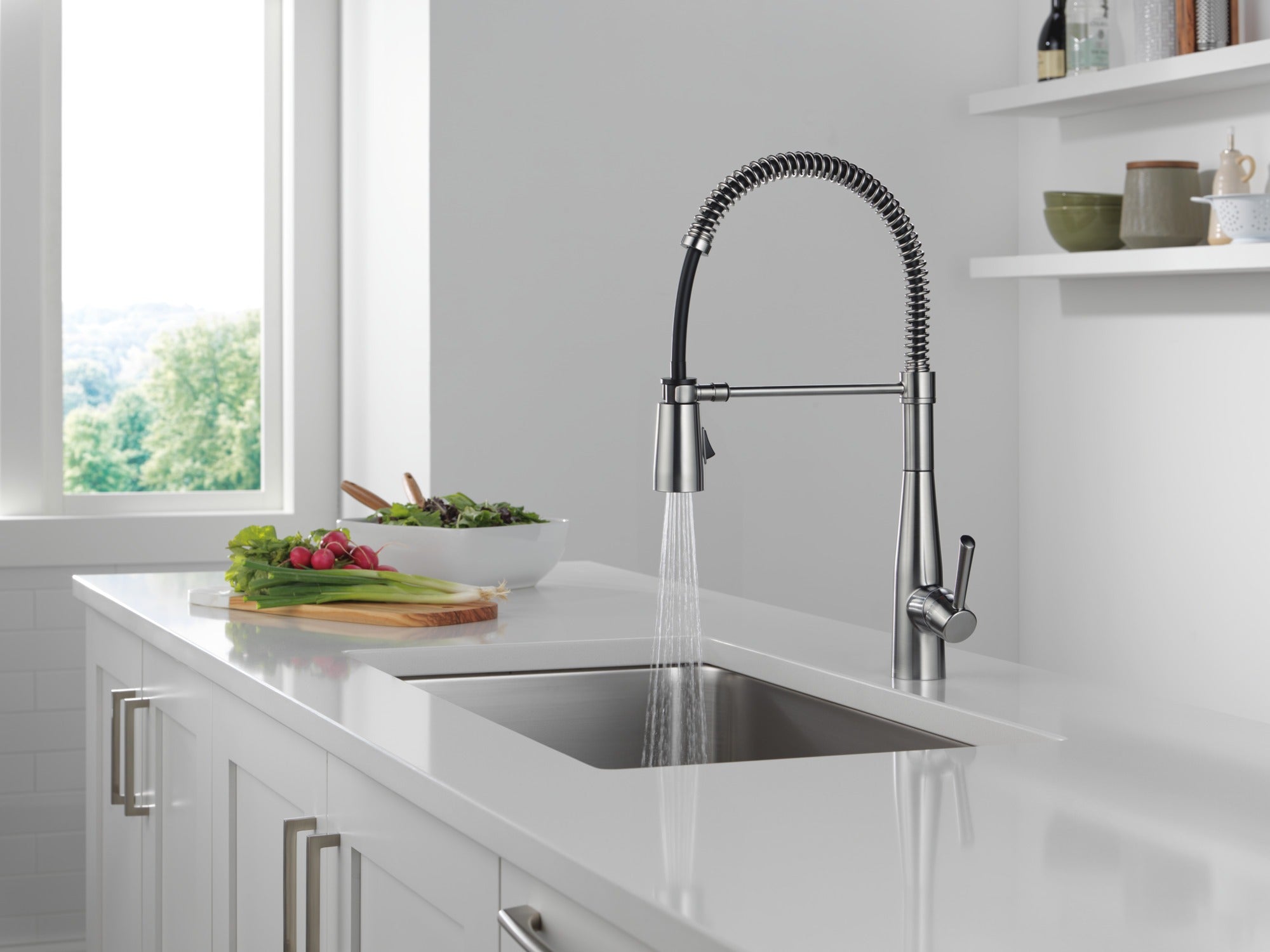 Delta Essa® Single-Handle Pull-Down Spring Kitchen Faucet