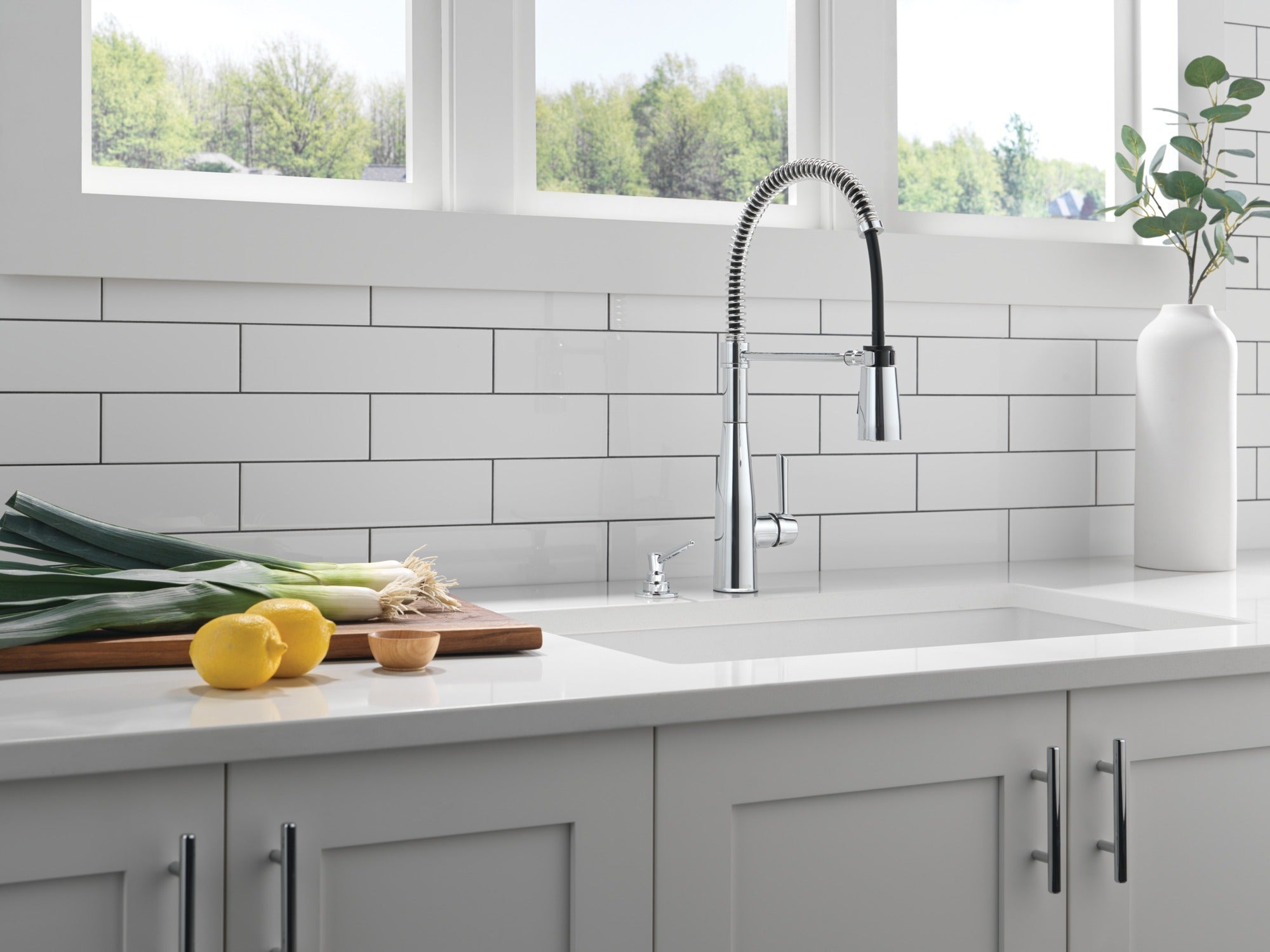 Delta Essa® Single-Handle Pull-Down Spring Kitchen Faucet