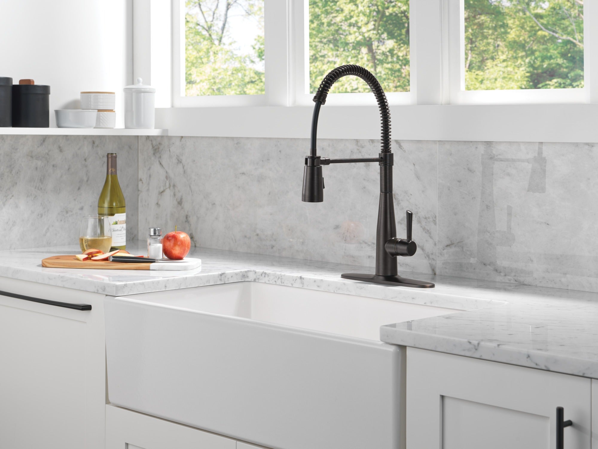 Delta Essa® Single-Handle Pull-Down Spring Kitchen Faucet