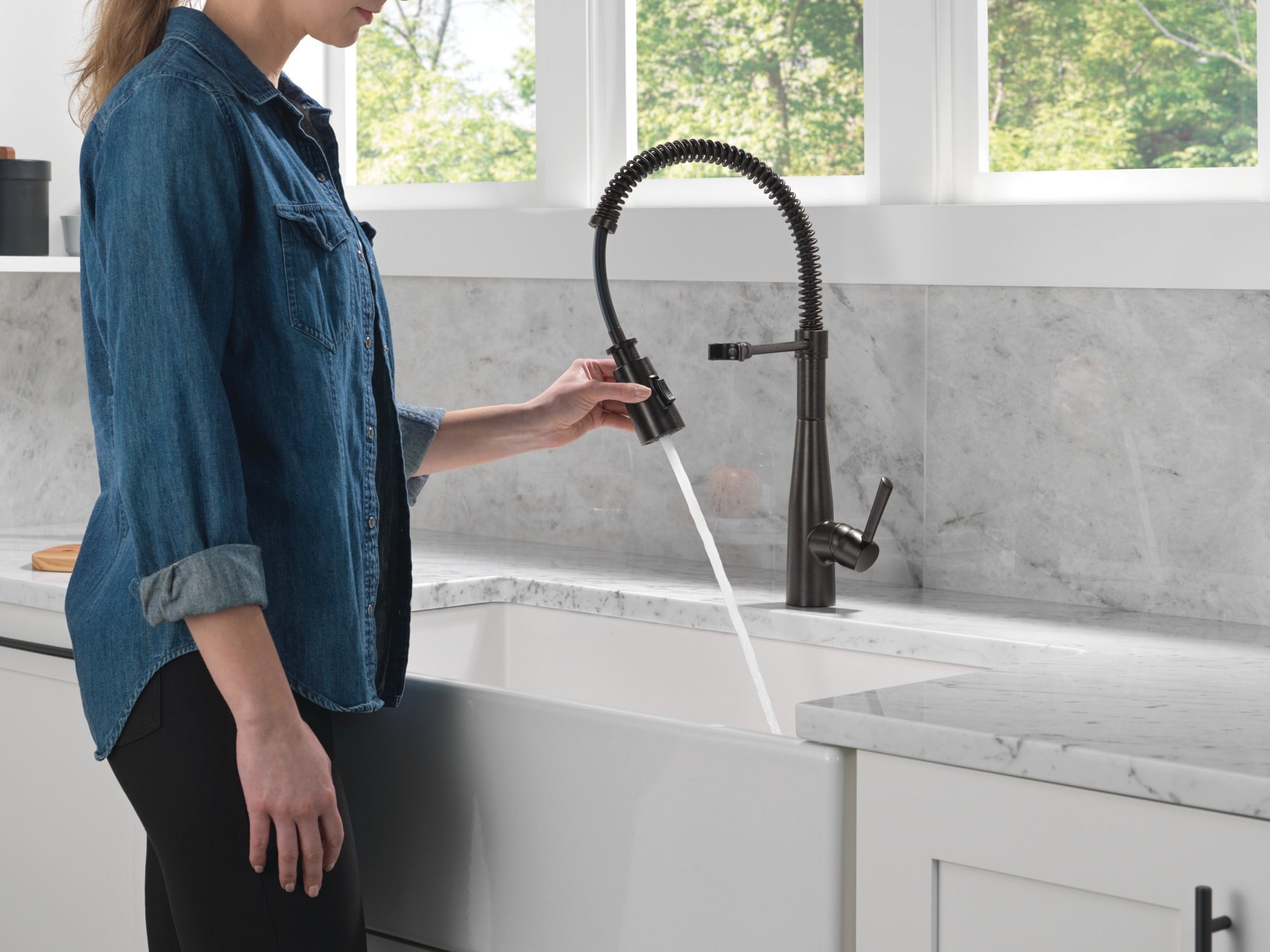 Delta Essa® Single-Handle Pull-Down Spring Kitchen Faucet