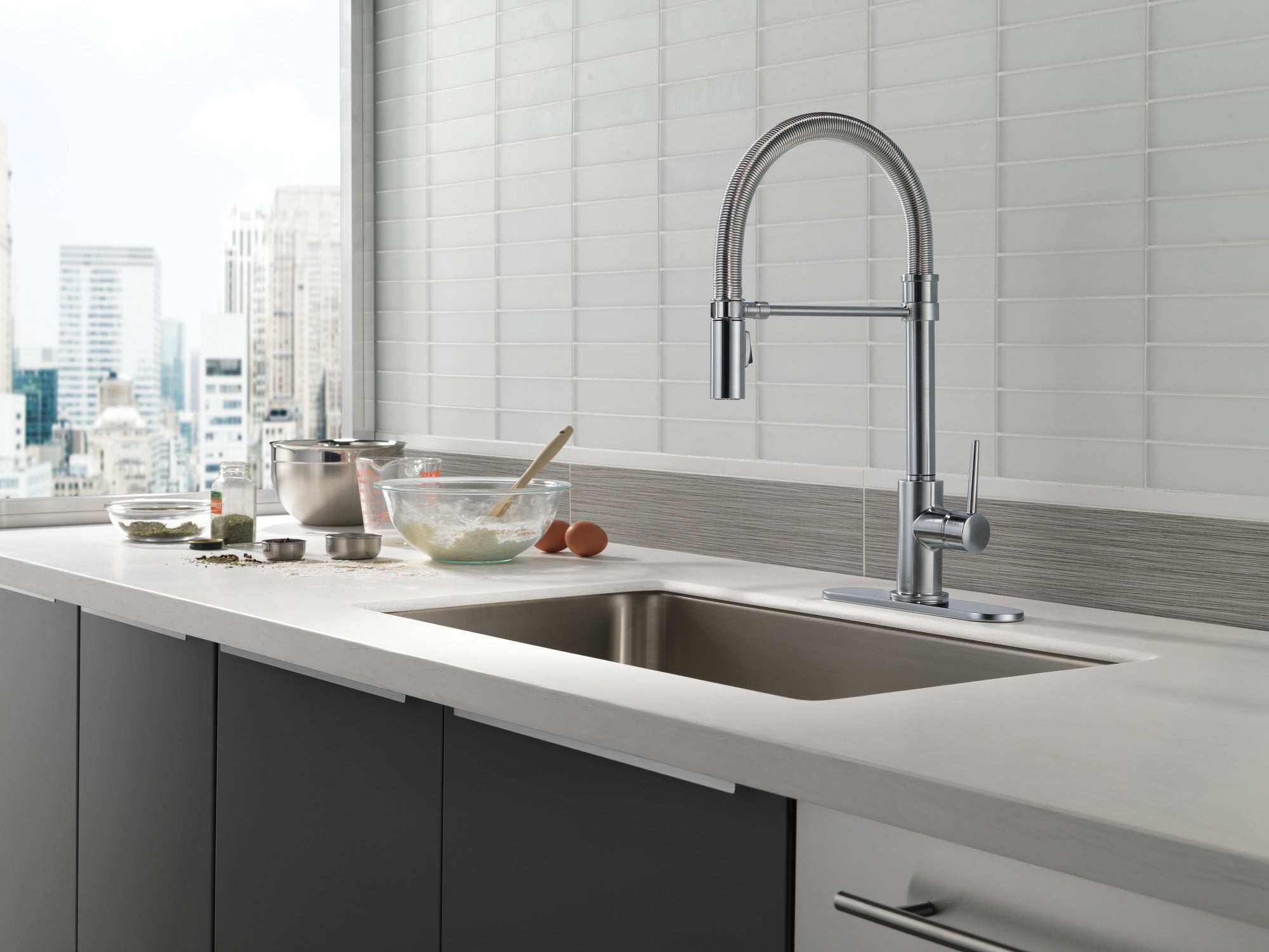 Delta Trinsic® Single-Handle Pull-Down Spring Kitchen Faucet